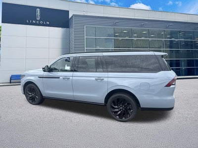 2027 Lincoln Navigator L Reserve