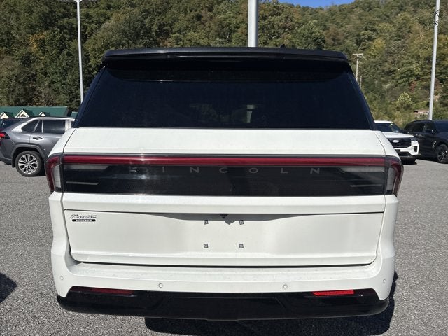 2025 Lincoln Navigator L Reserve