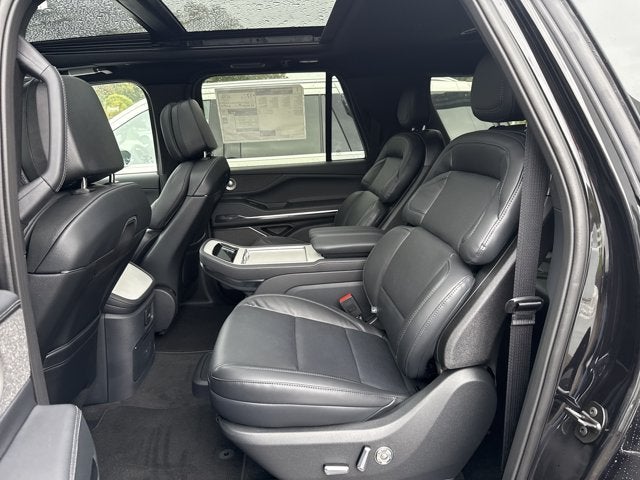 2027 Lincoln Navigator L Reserve