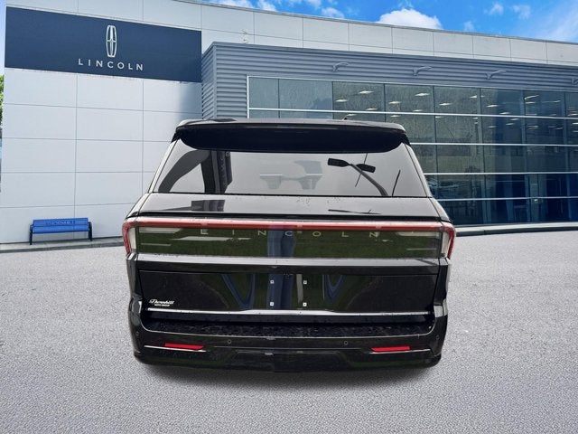 2027 Lincoln Navigator L Reserve