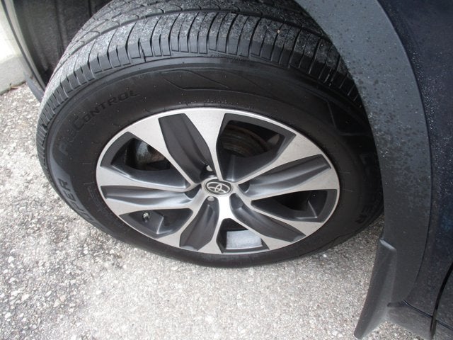 2022 Toyota Highlander XLE AWD