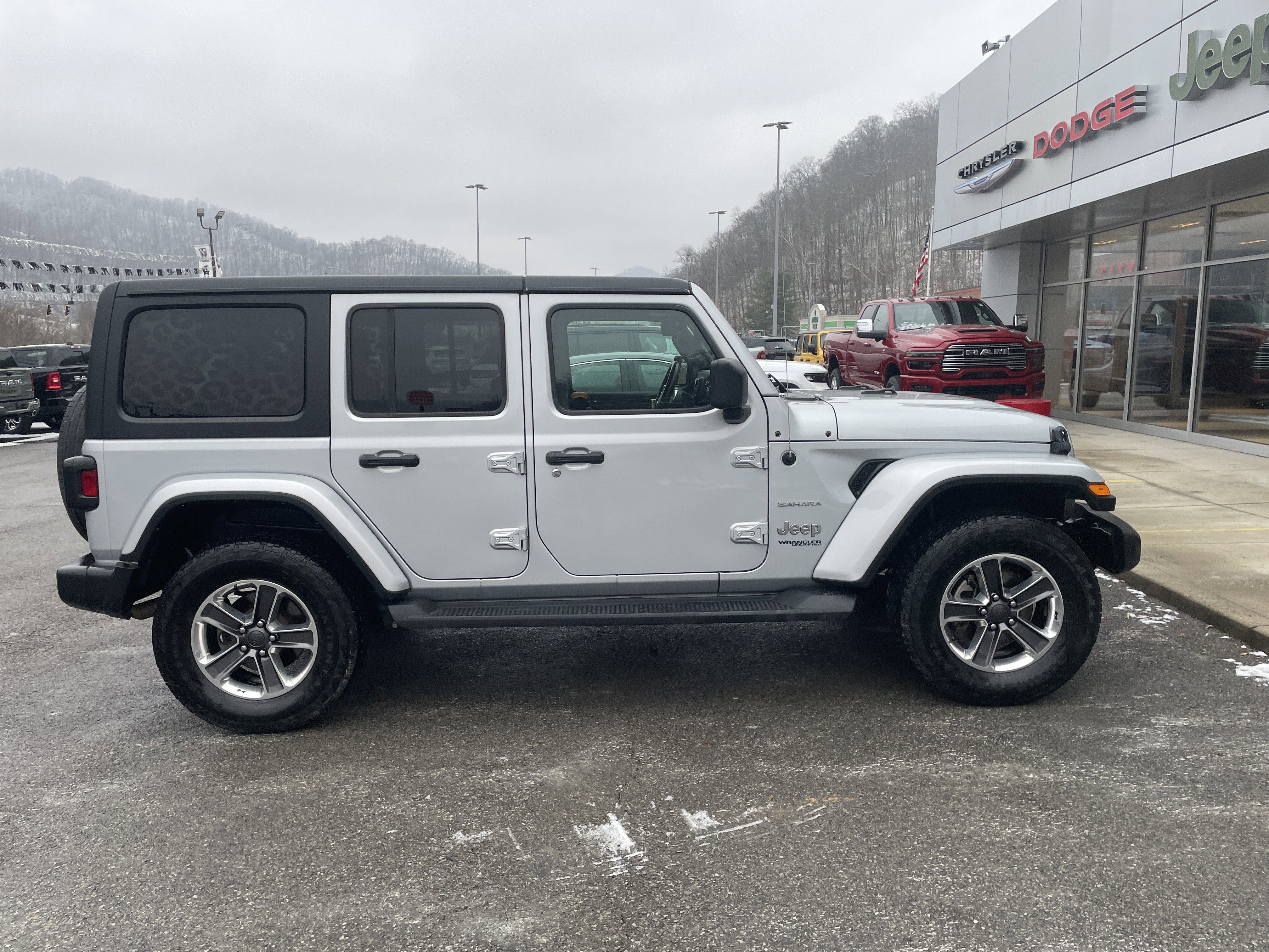 2022 Jeep Wrangler Unlimited Sahara 4x4