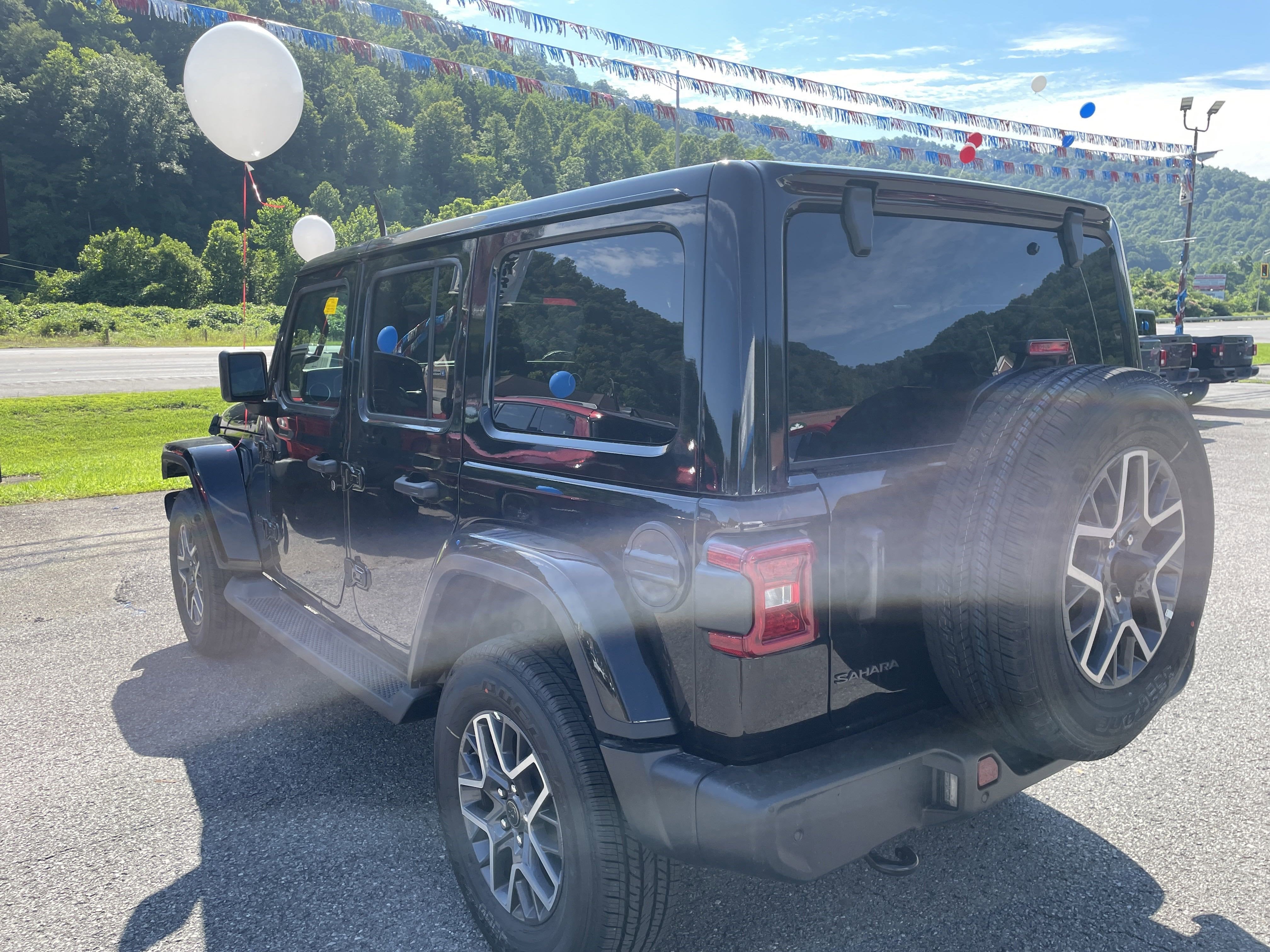 2025 Jeep Wrangler WRANGLER 4-DOOR SAHARA