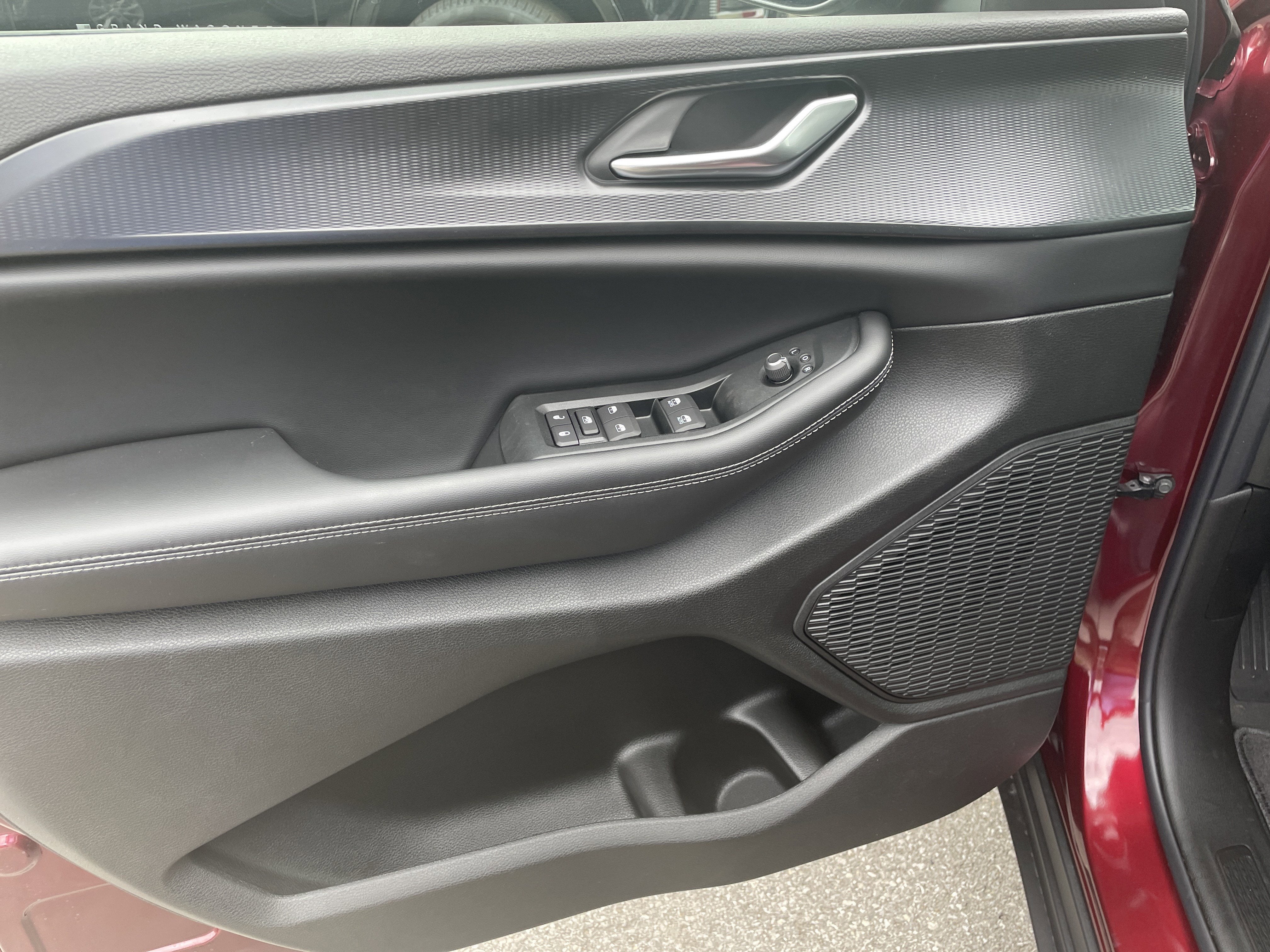 2026 Jeep Grand Cherokee GRAND CHEROKEE LAREDO X 4X4