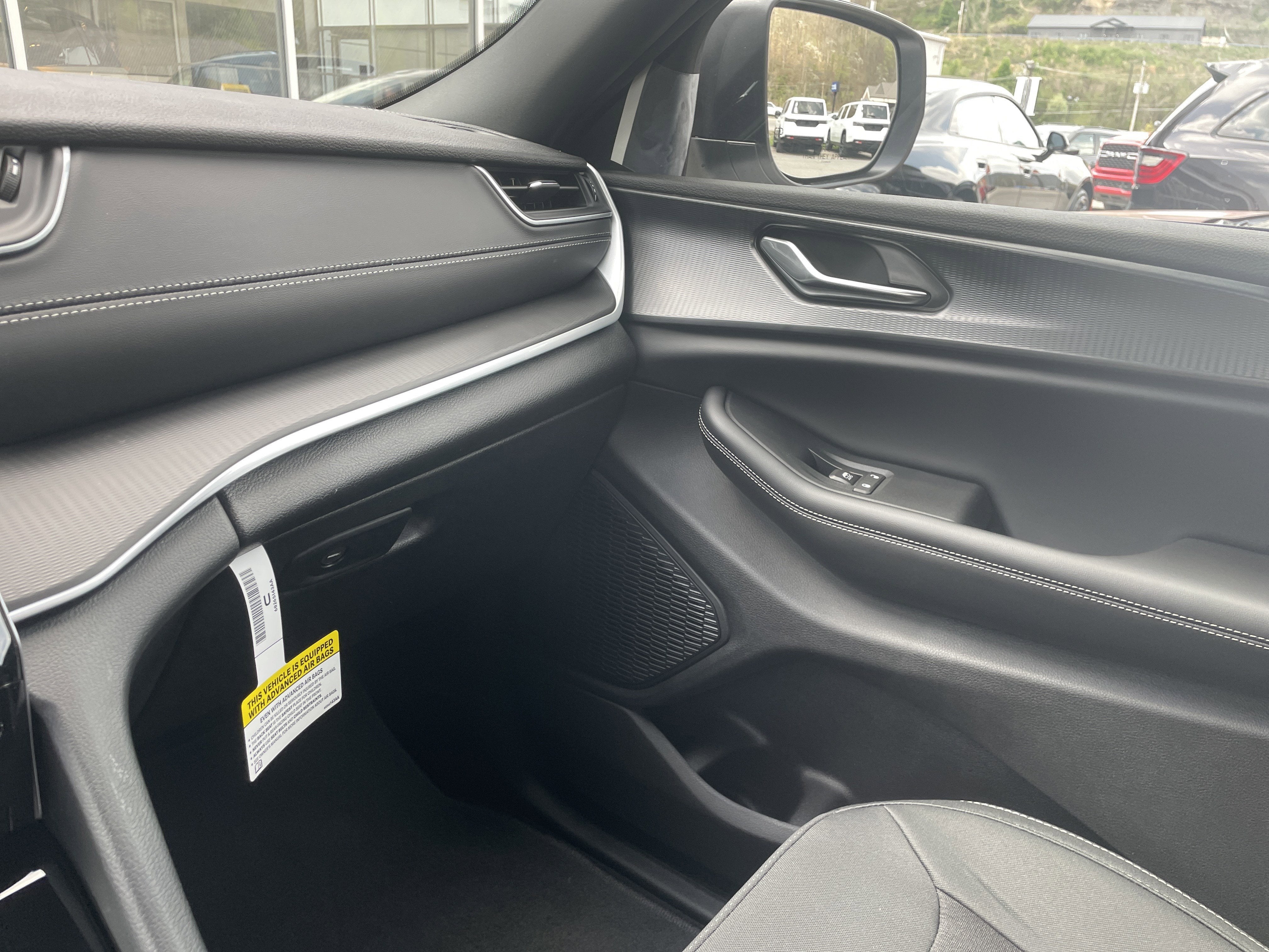 2026 Jeep Grand Cherokee GRAND CHEROKEE LAREDO X 4X4