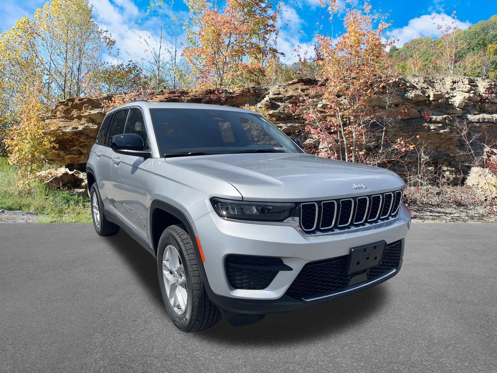 2026 Jeep Grand Cherokee GRAND CHEROKEE LAREDO X 4X4