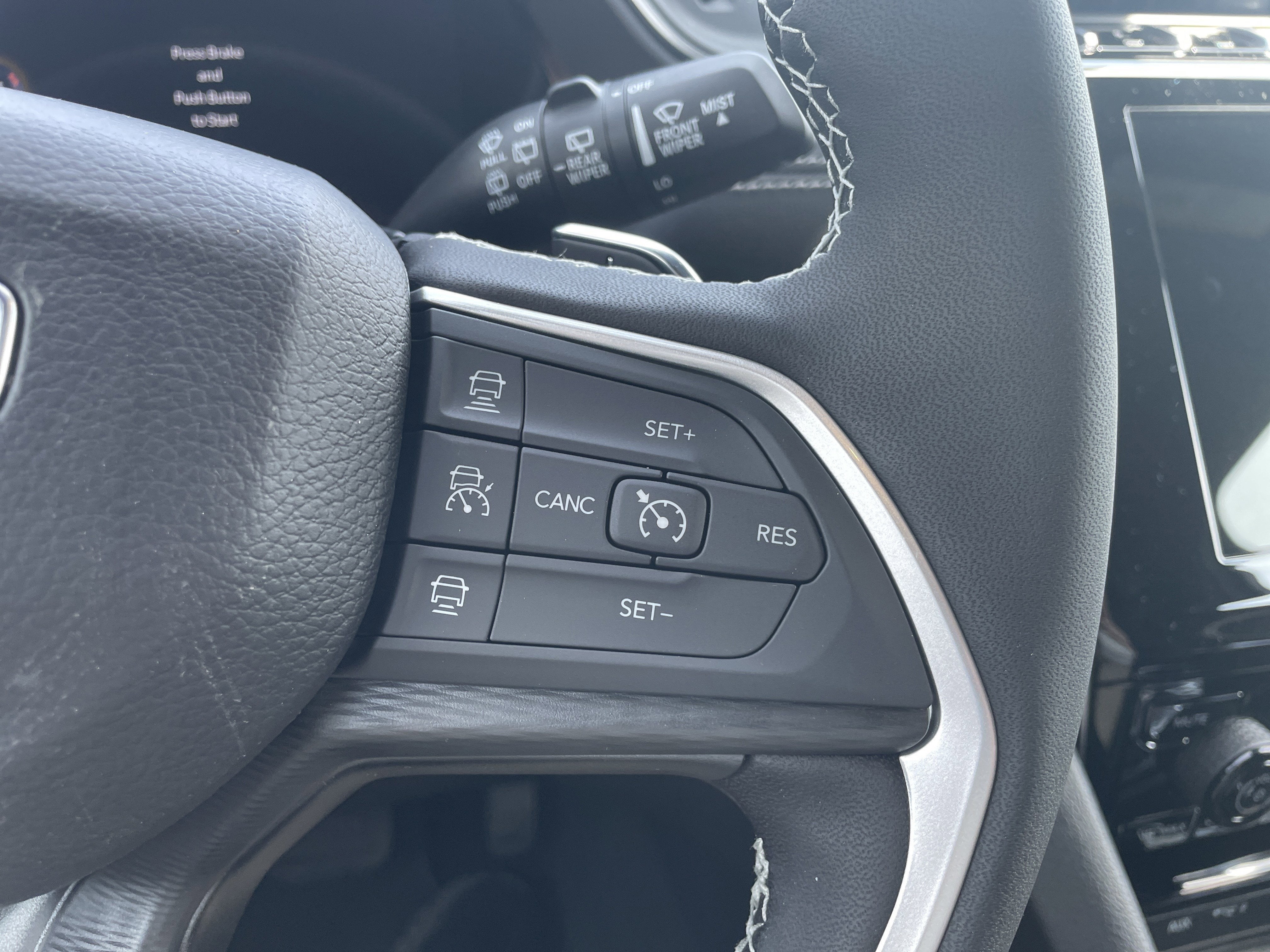 2026 Jeep Grand Cherokee GRAND CHEROKEE LAREDO X 4X4