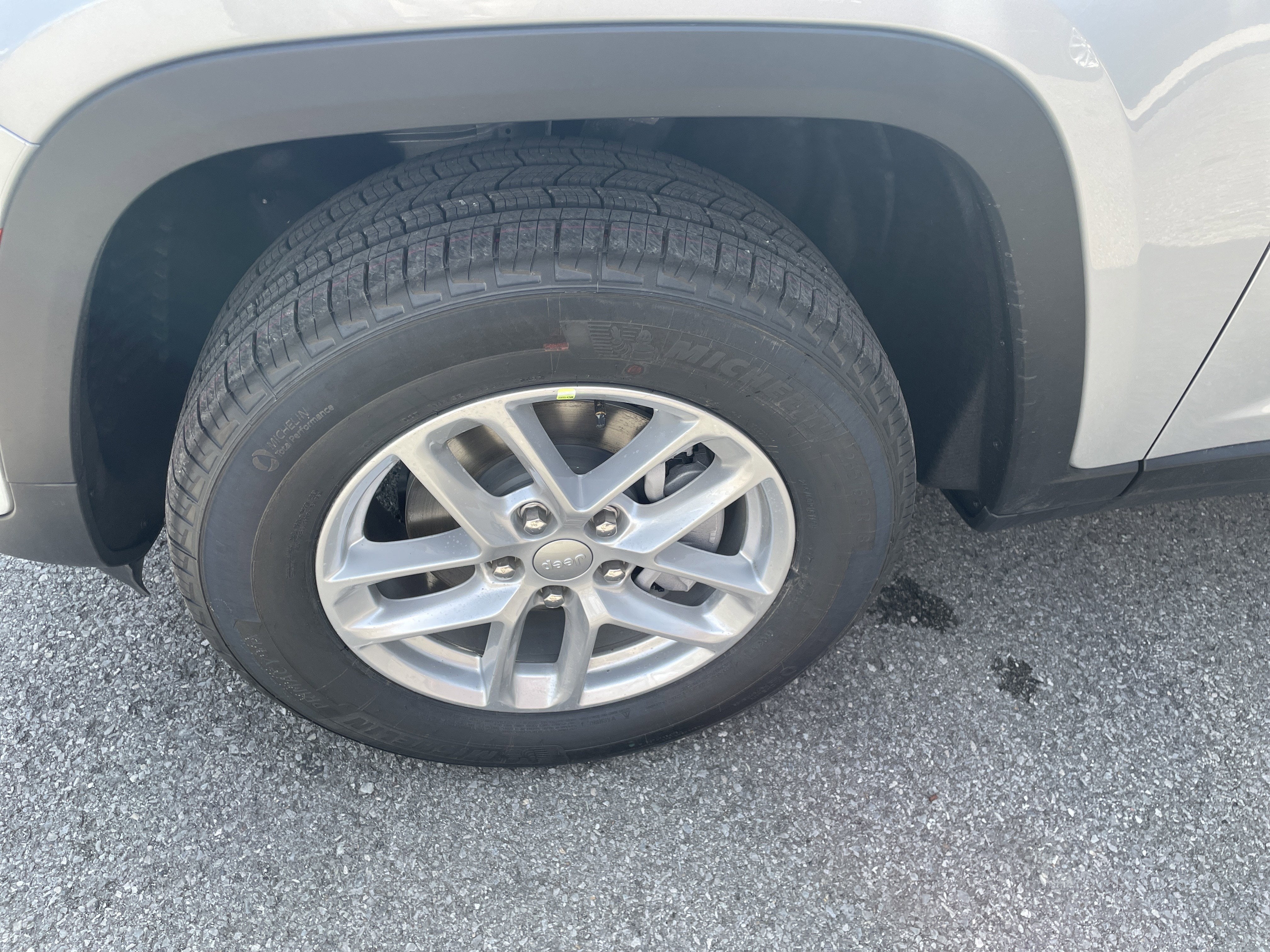 2026 Jeep Grand Cherokee GRAND CHEROKEE LAREDO X 4X4