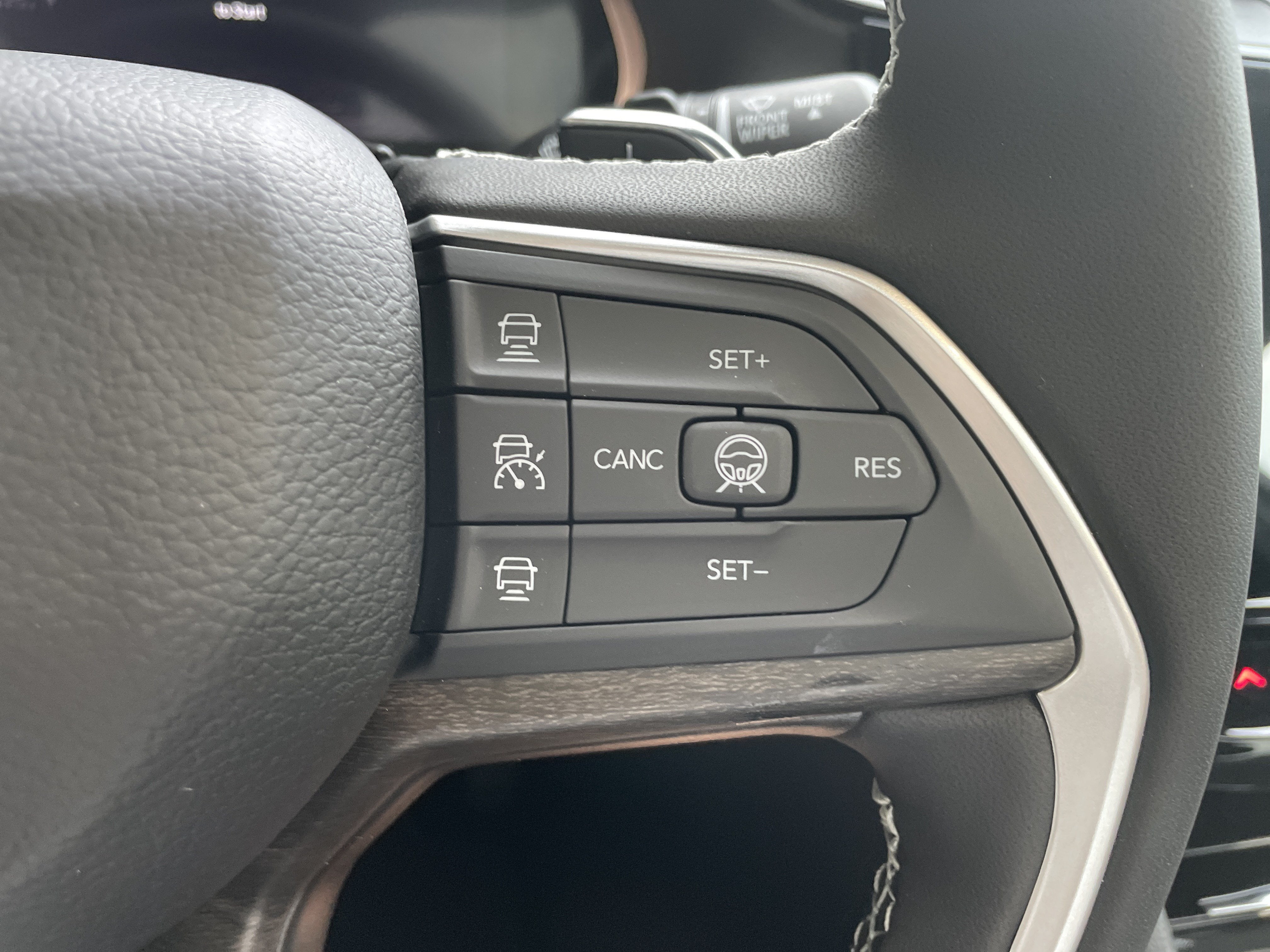 2027 Jeep Grand Cherokee GRAND CHEROKEE LAREDO ALTITUDE 4X4