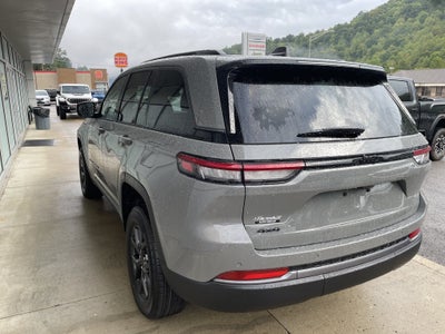 2027 Jeep Grand Cherokee GRAND CHEROKEE LAREDO ALTITUDE 4X4