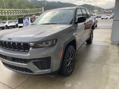 2027 Jeep Grand Cherokee GRAND CHEROKEE LAREDO ALTITUDE 4X4