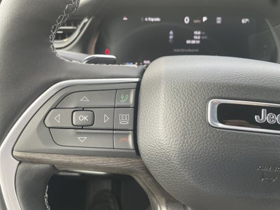 2027 Jeep Grand Cherokee Laredo Altitude