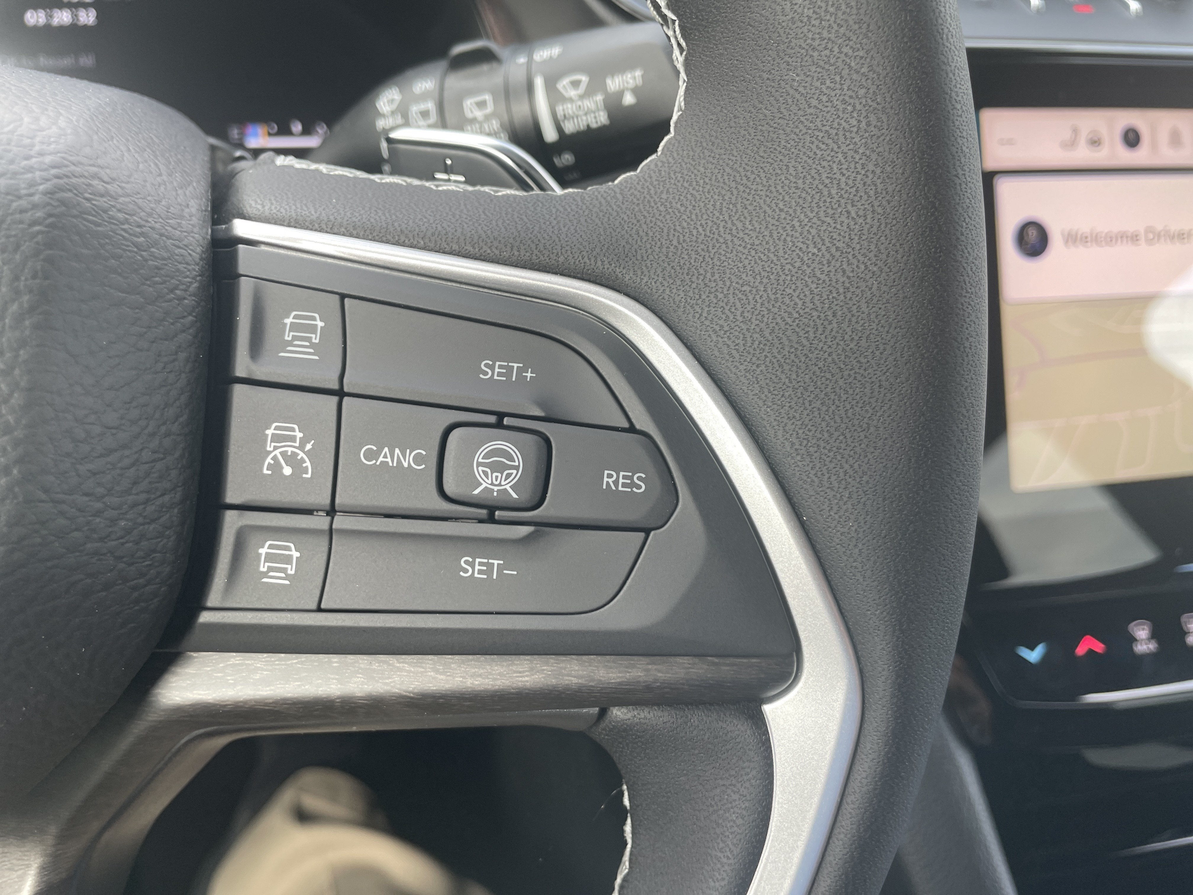 2027 Jeep Grand Cherokee Laredo Altitude
