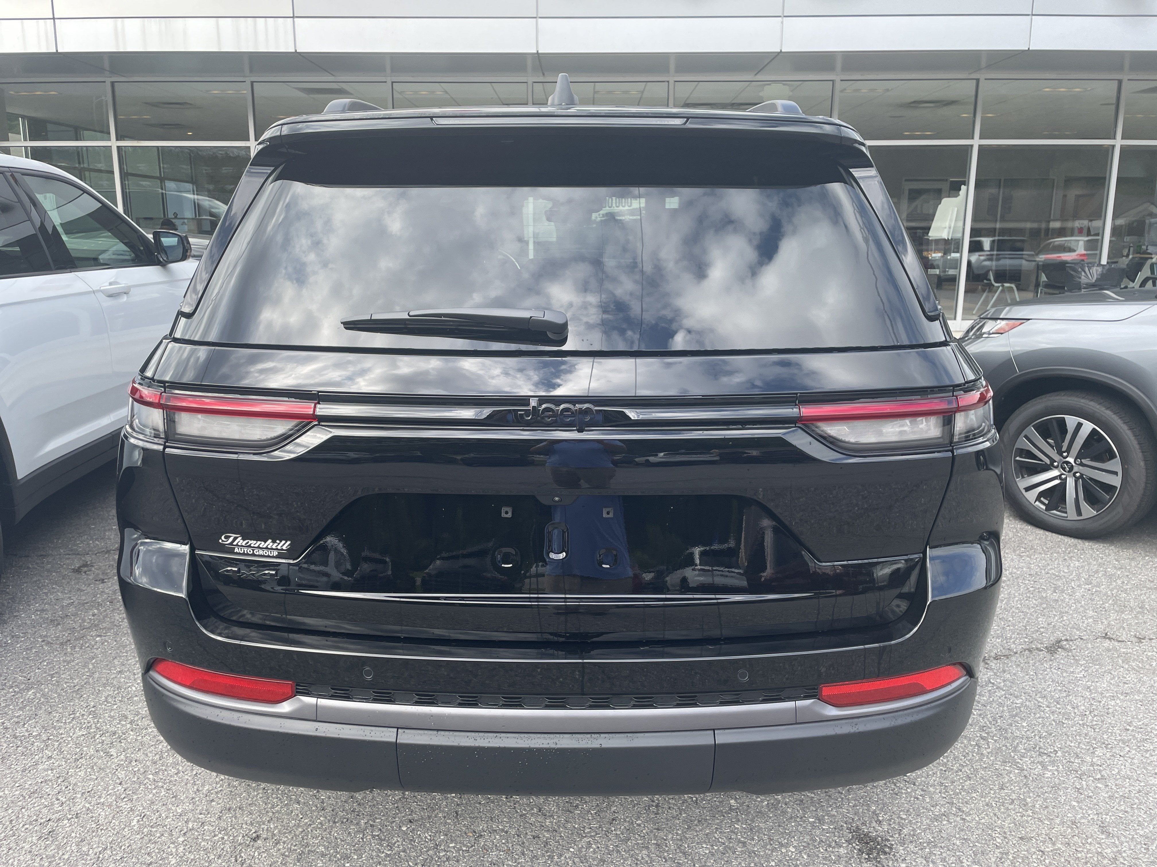 2027 Jeep Grand Cherokee Laredo Altitude