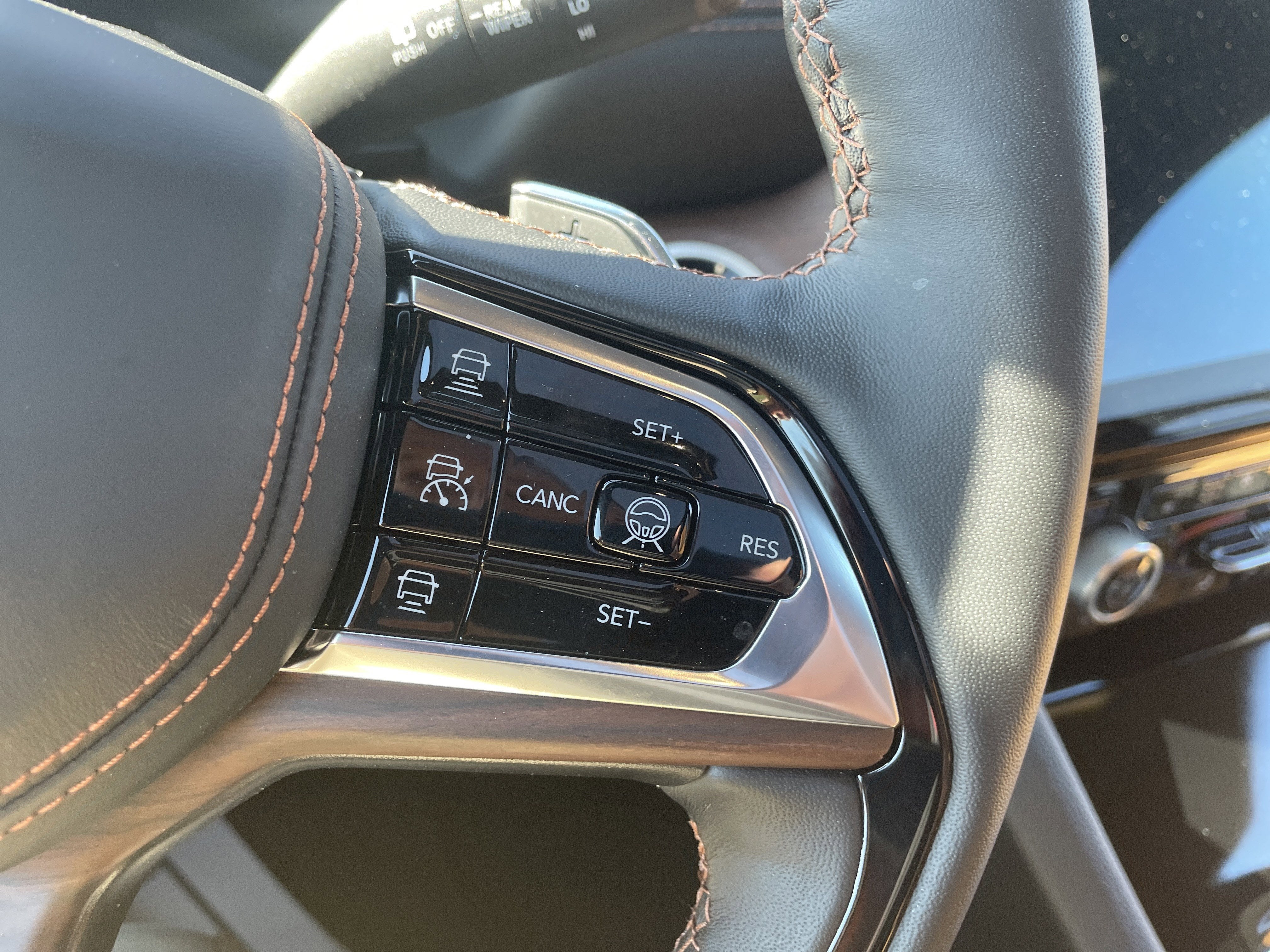 2025 Jeep Grand Cherokee GRAND CHEROKEE SUMMIT 4X4