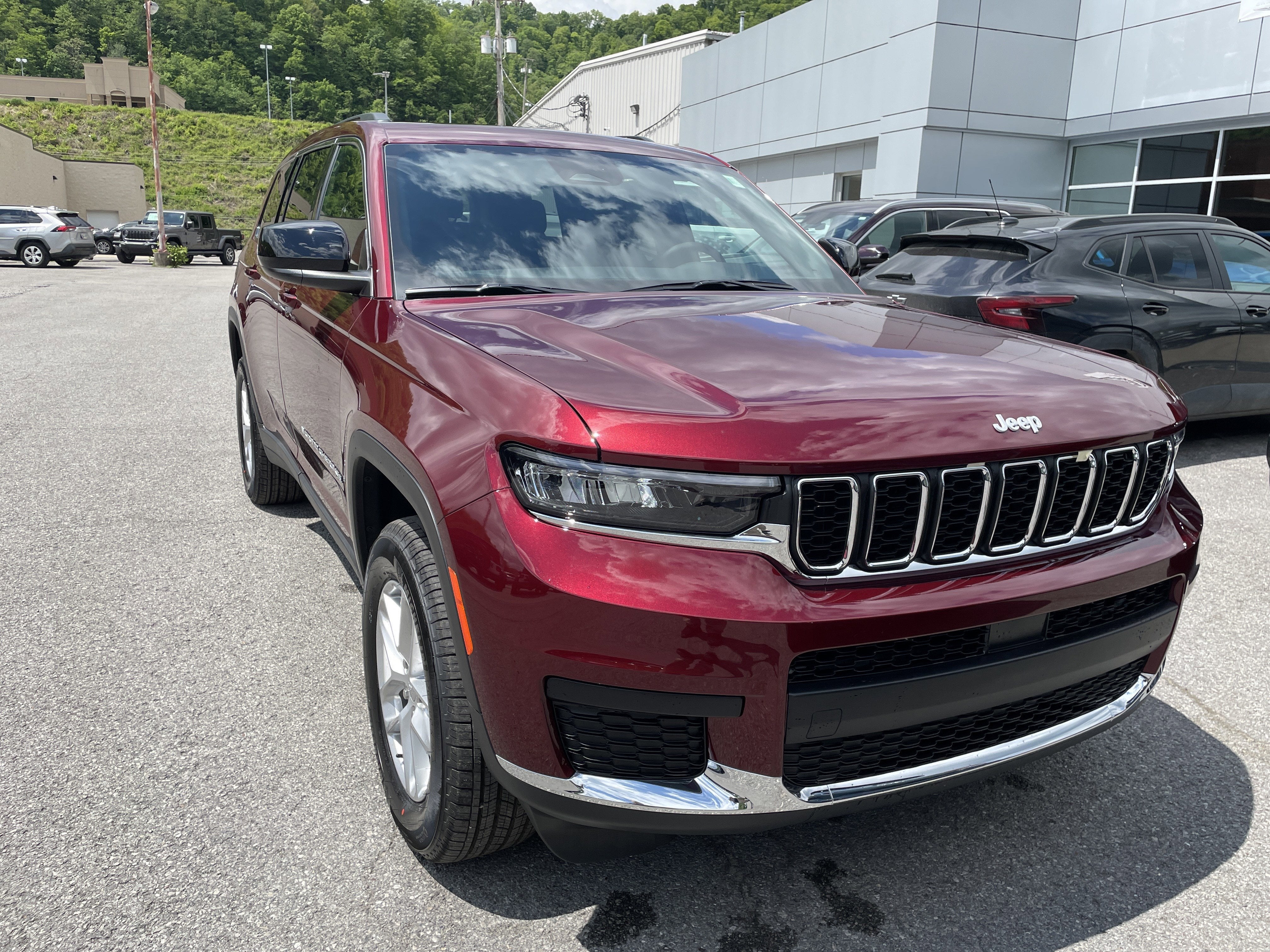 2026 Jeep Grand Cherokee GRAND CHEROKEE L LAREDO X 4X4