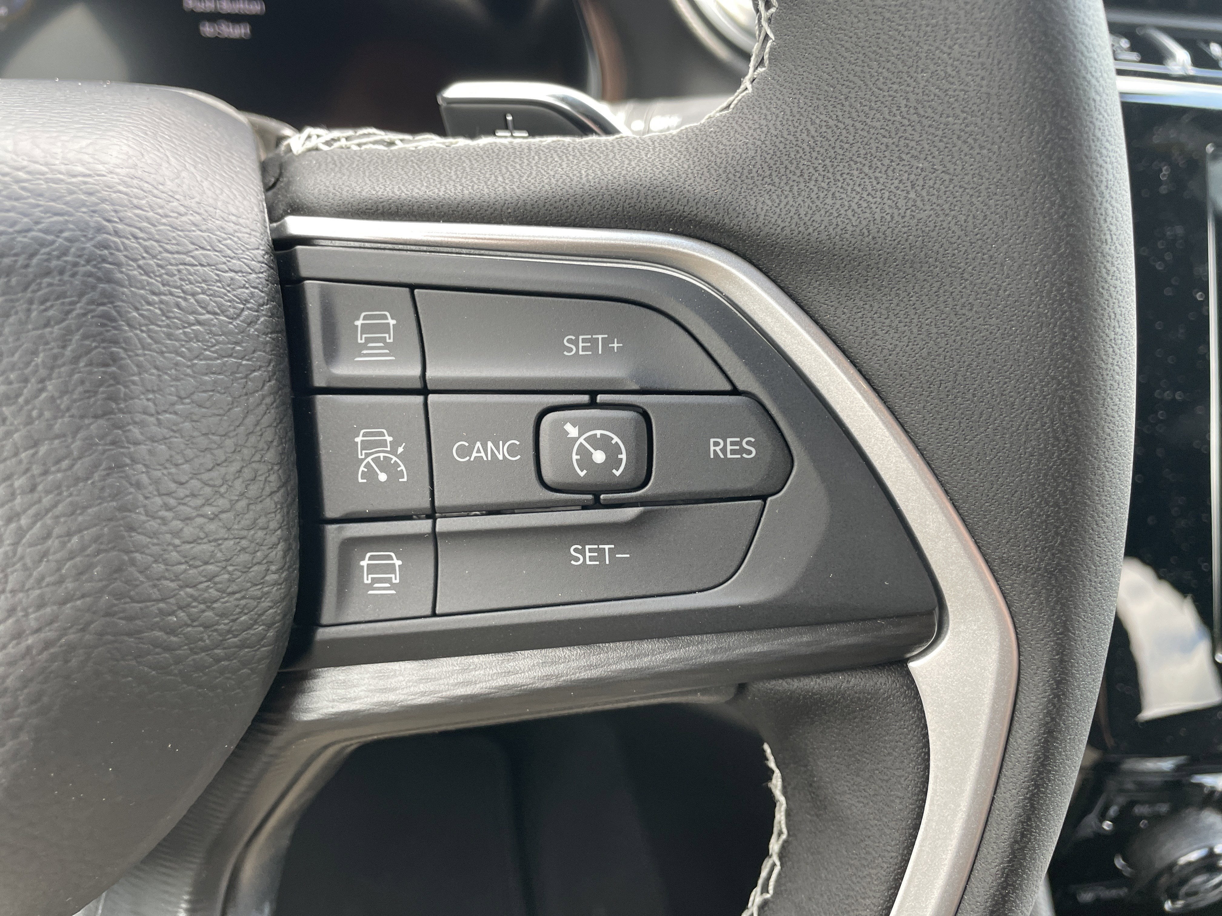 2026 Jeep Grand Cherokee GRAND CHEROKEE L LAREDO X 4X4