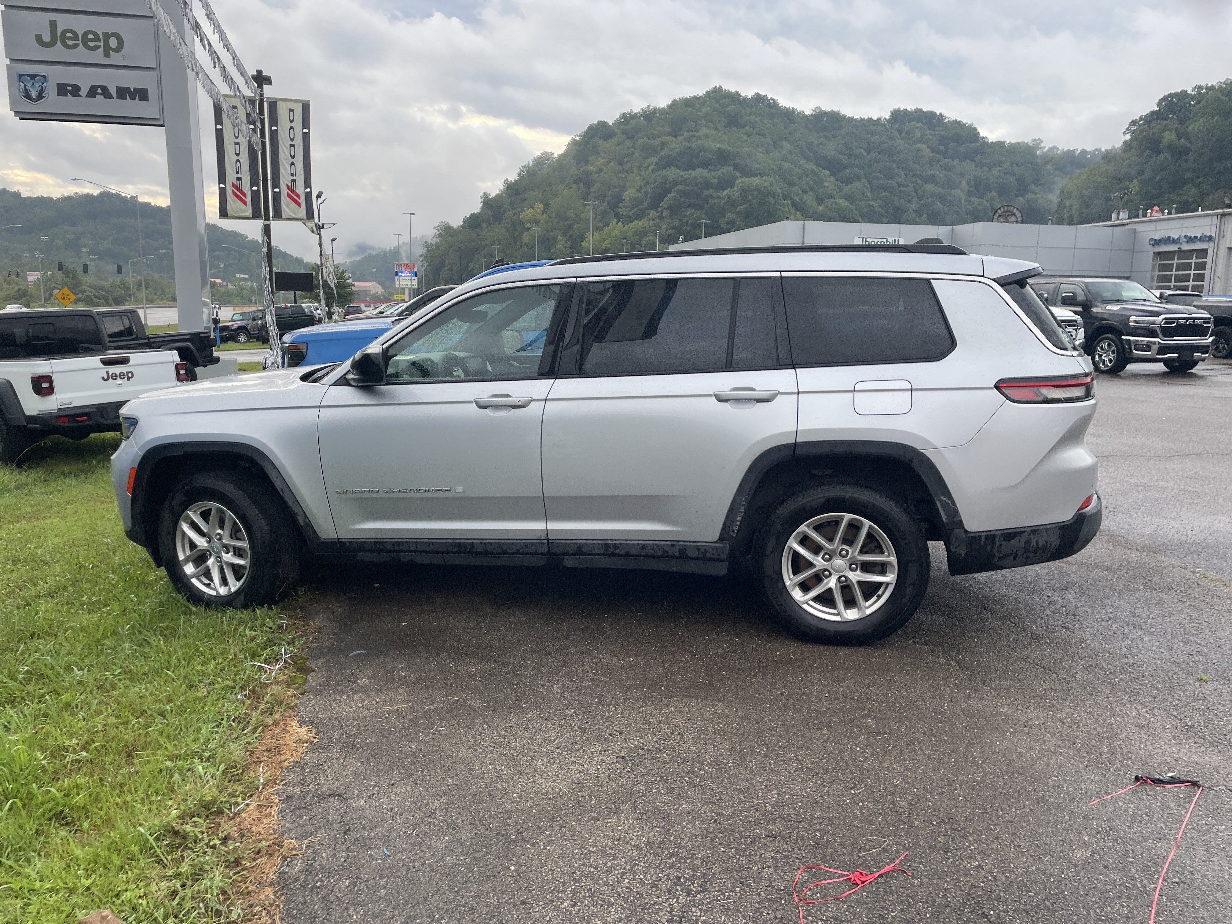 2024 Jeep Grand Cherokee L Laredo X 4x4
