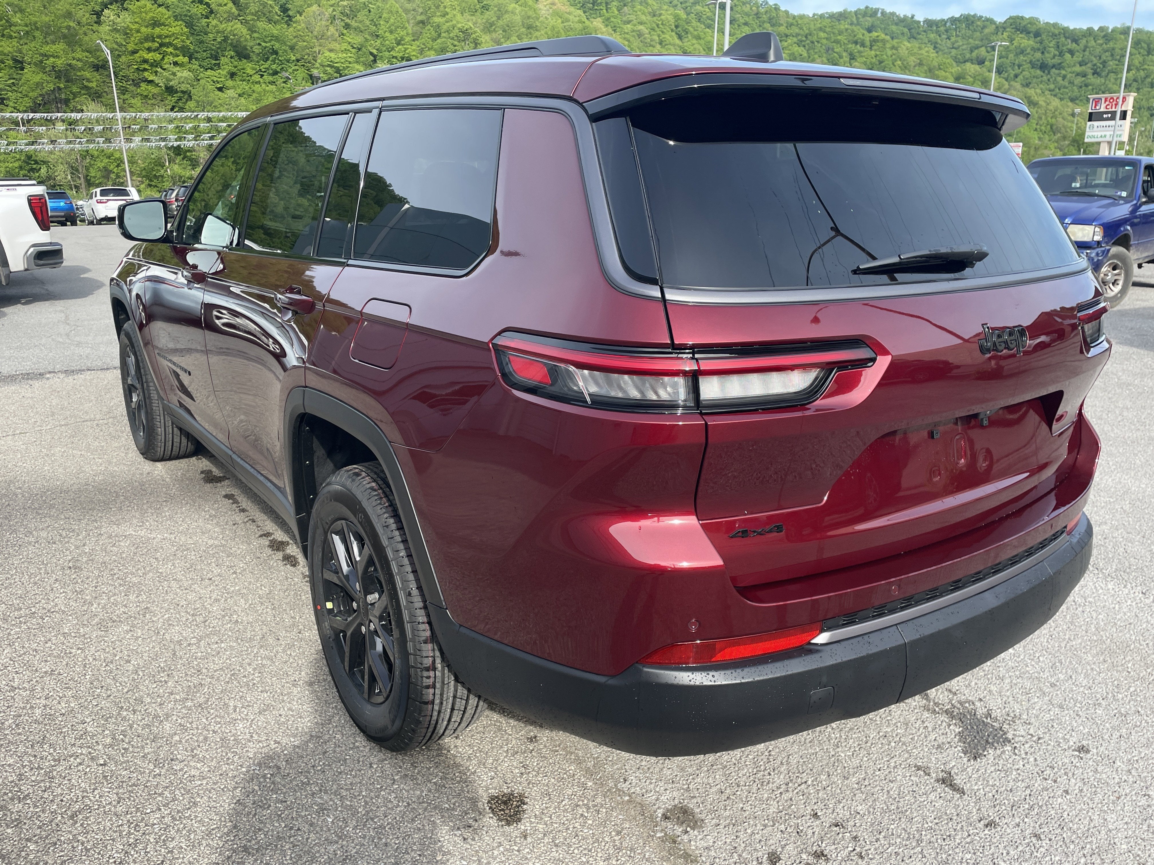2026 Jeep Grand Cherokee GRAND CHEROKEE L LAREDO ALTITUDE 4X4