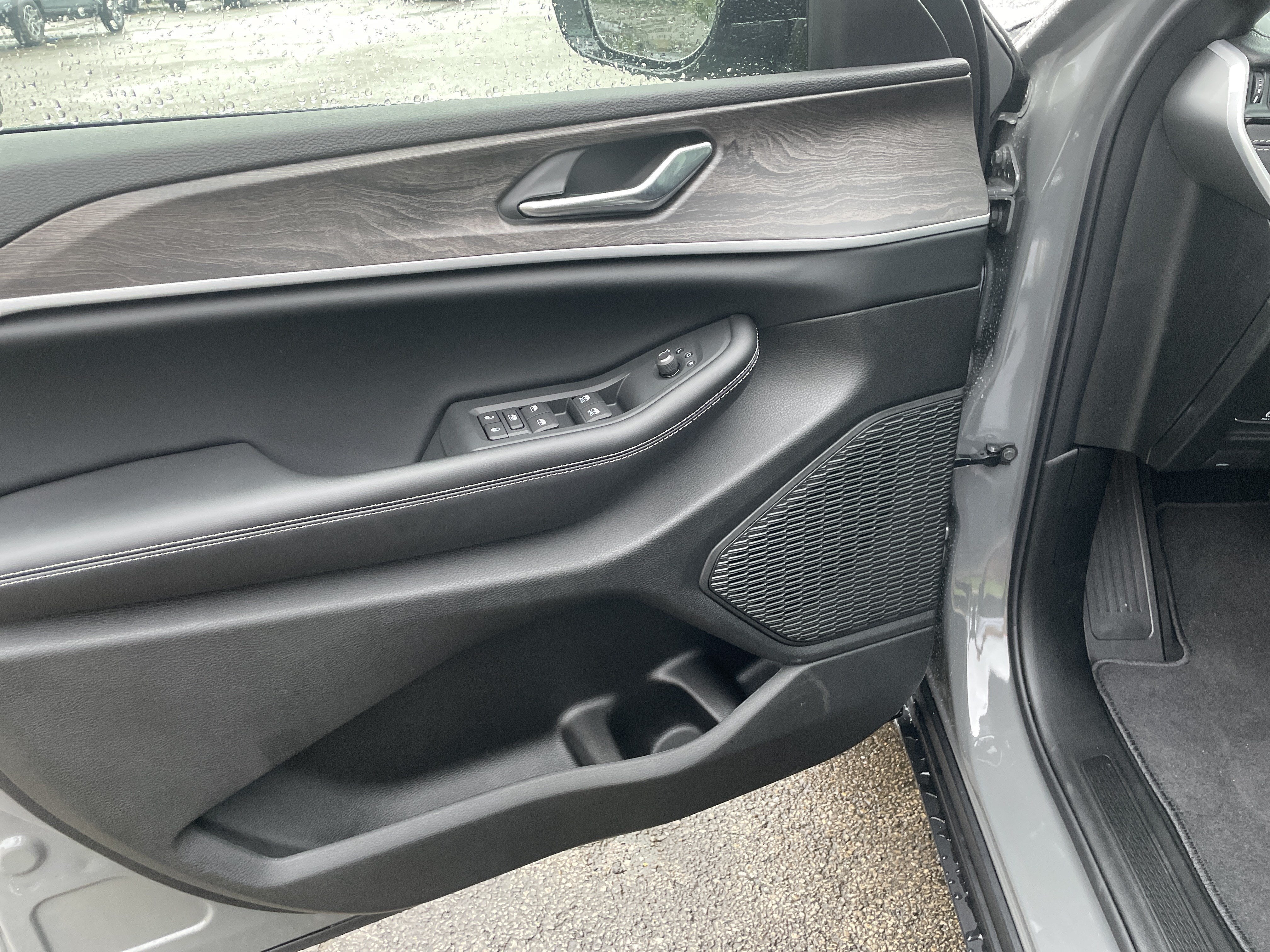 2027 Jeep Grand Cherokee GRAND CHEROKEE L LAREDO ALTITUDE 4X4