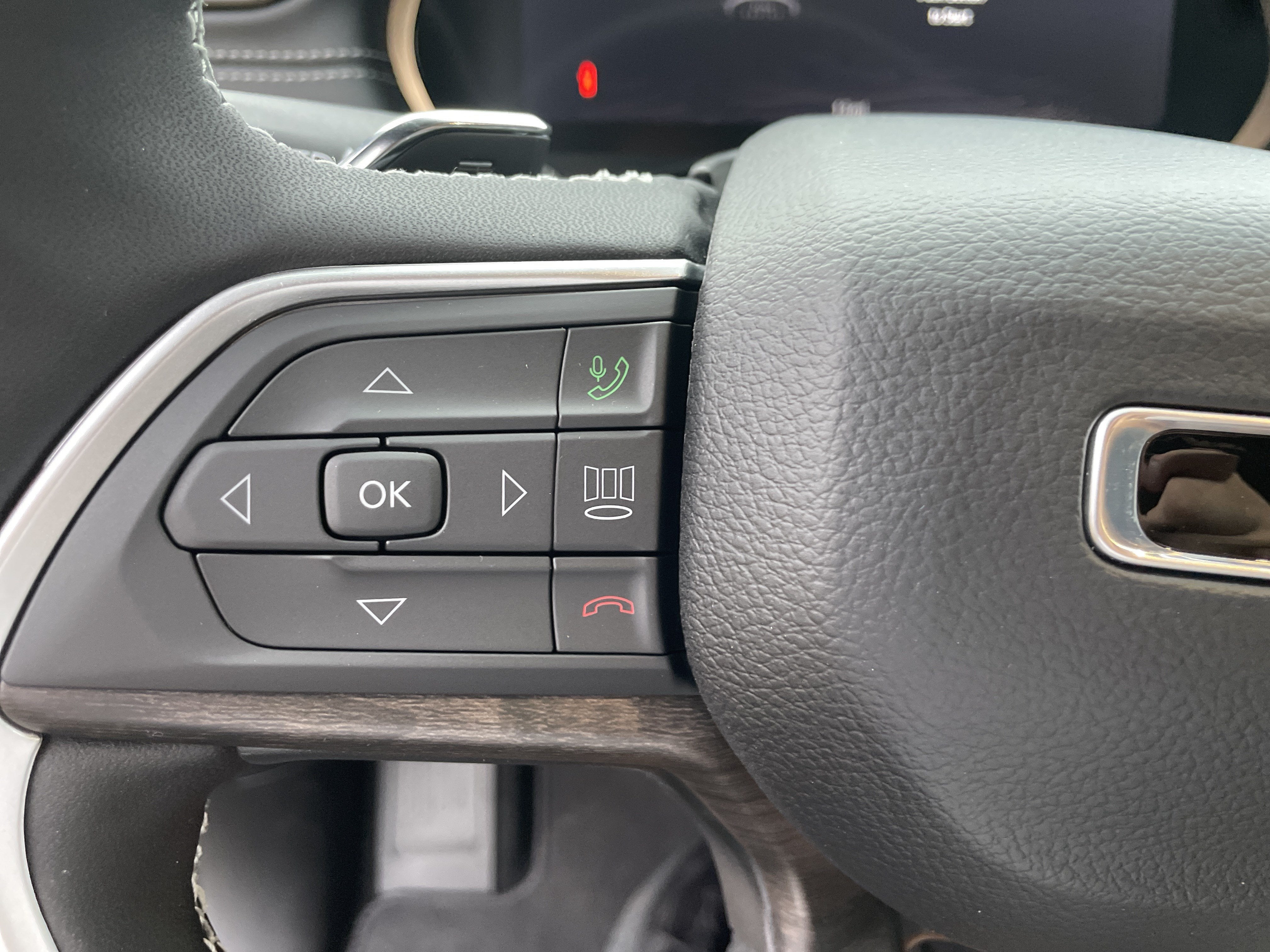 2027 Jeep Grand Cherokee GRAND CHEROKEE L LAREDO ALTITUDE 4X4
