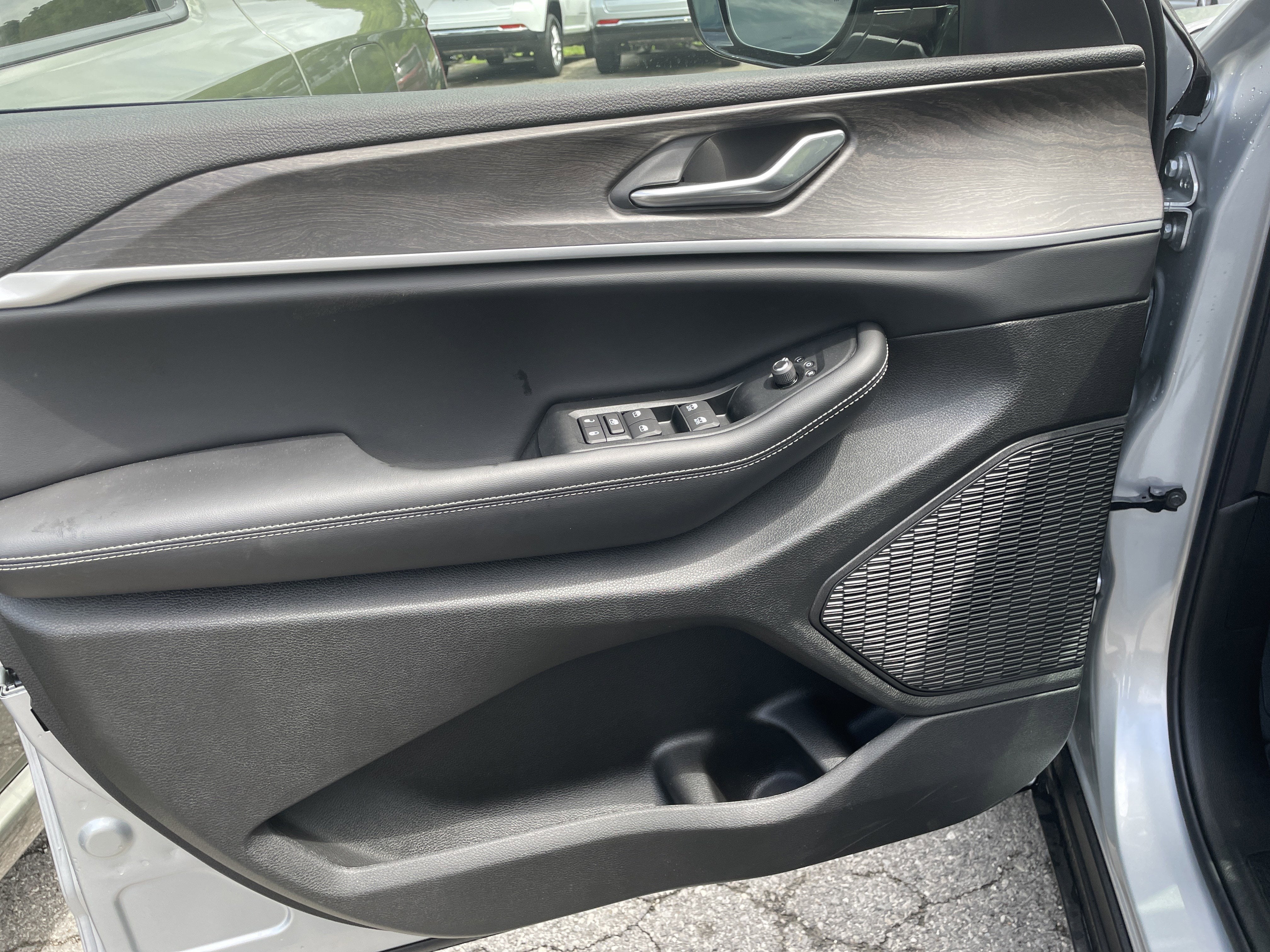 2026 Jeep Grand Cherokee GRAND CHEROKEE L LAREDO ALTITUDE 4X4