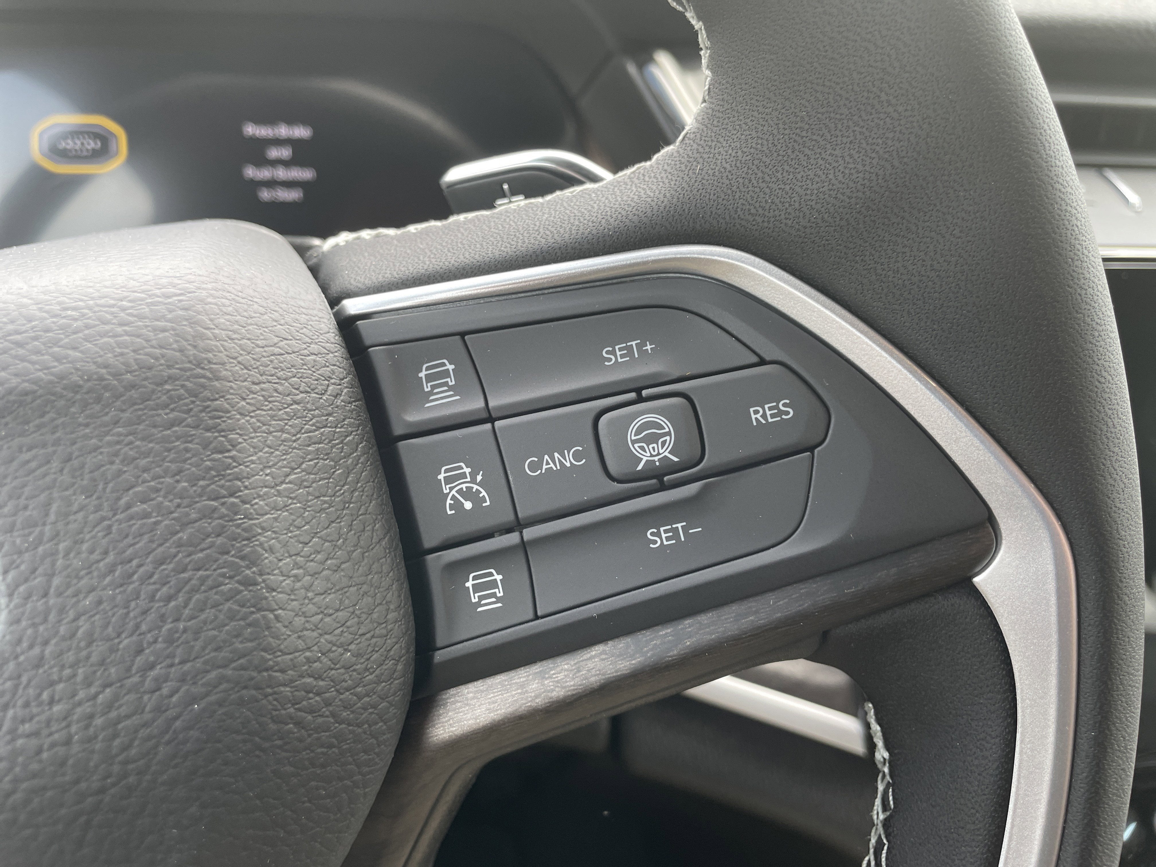 2026 Jeep Grand Cherokee GRAND CHEROKEE L LAREDO ALTITUDE 4X4