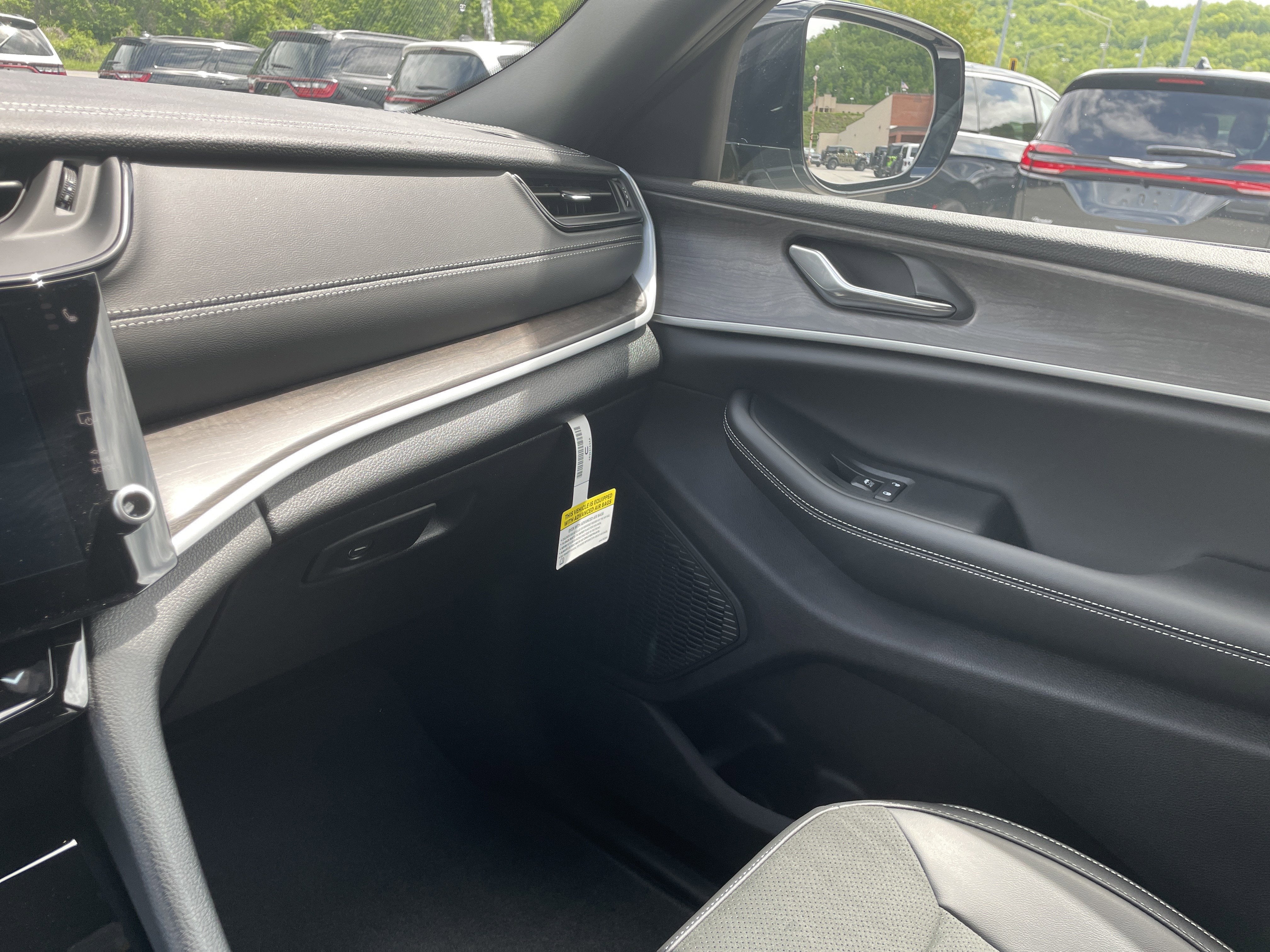 2026 Jeep Grand Cherokee GRAND CHEROKEE L LAREDO ALTITUDE 4X4