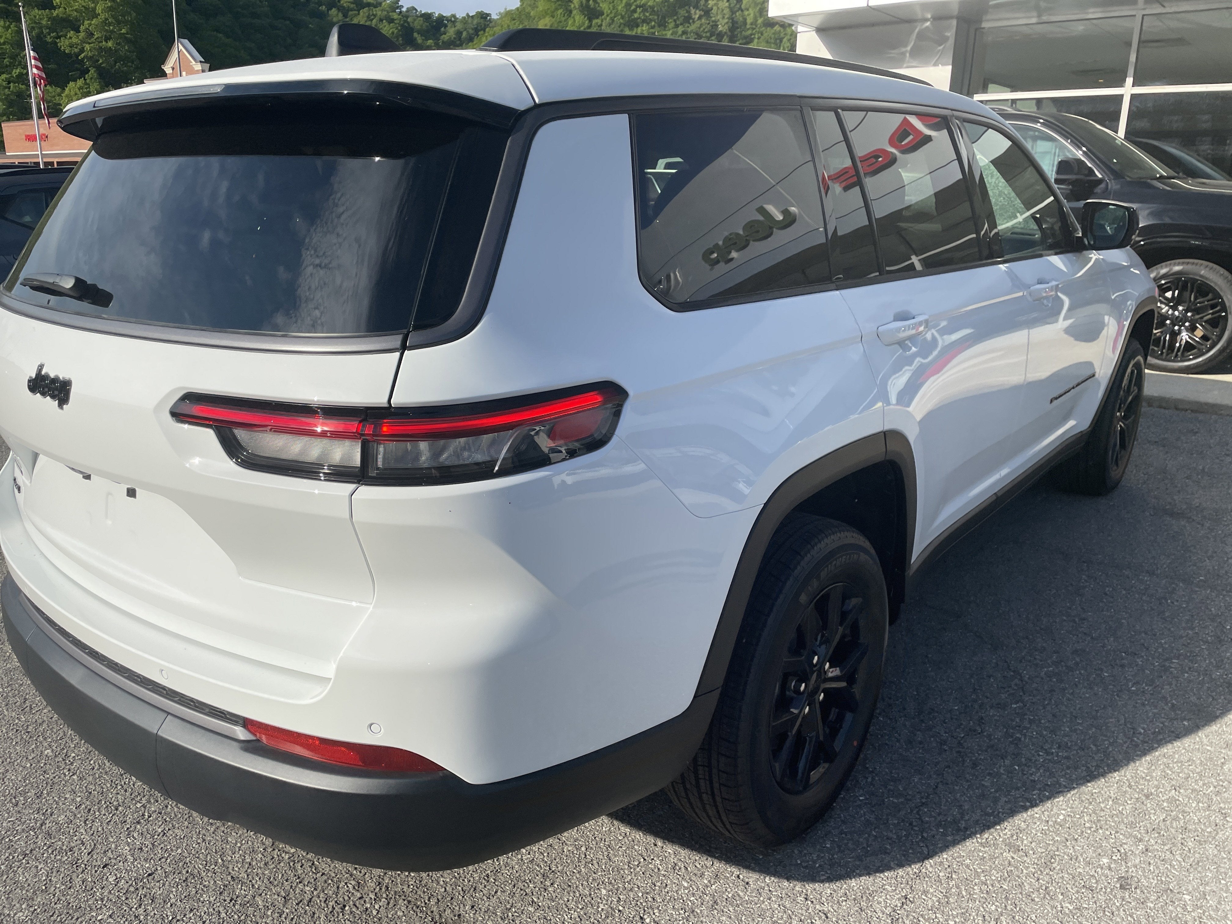 2026 Jeep Grand Cherokee GRAND CHEROKEE L LAREDO ALTITUDE 4X4