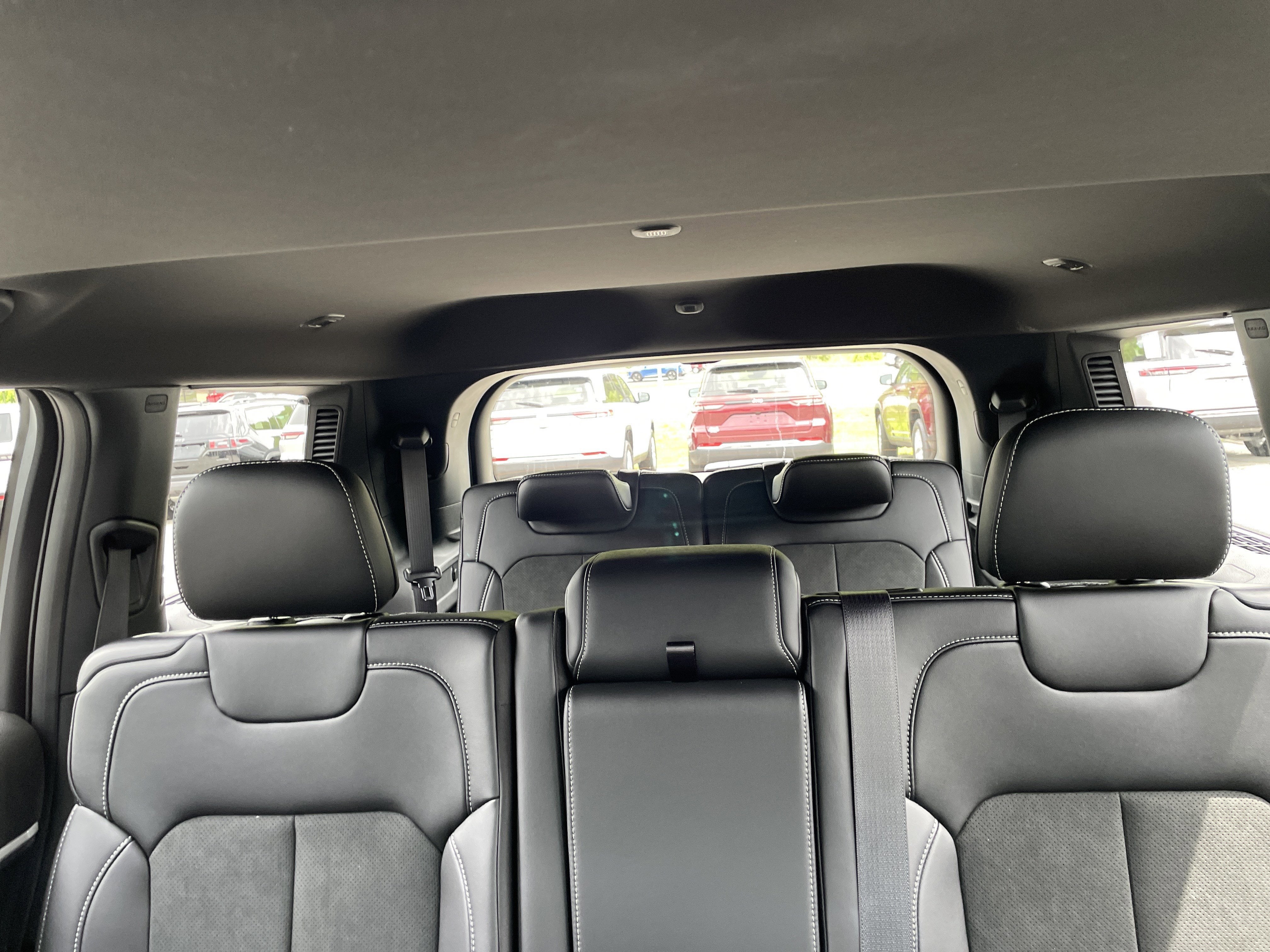 2026 Jeep Grand Cherokee GRAND CHEROKEE L LAREDO ALTITUDE 4X4