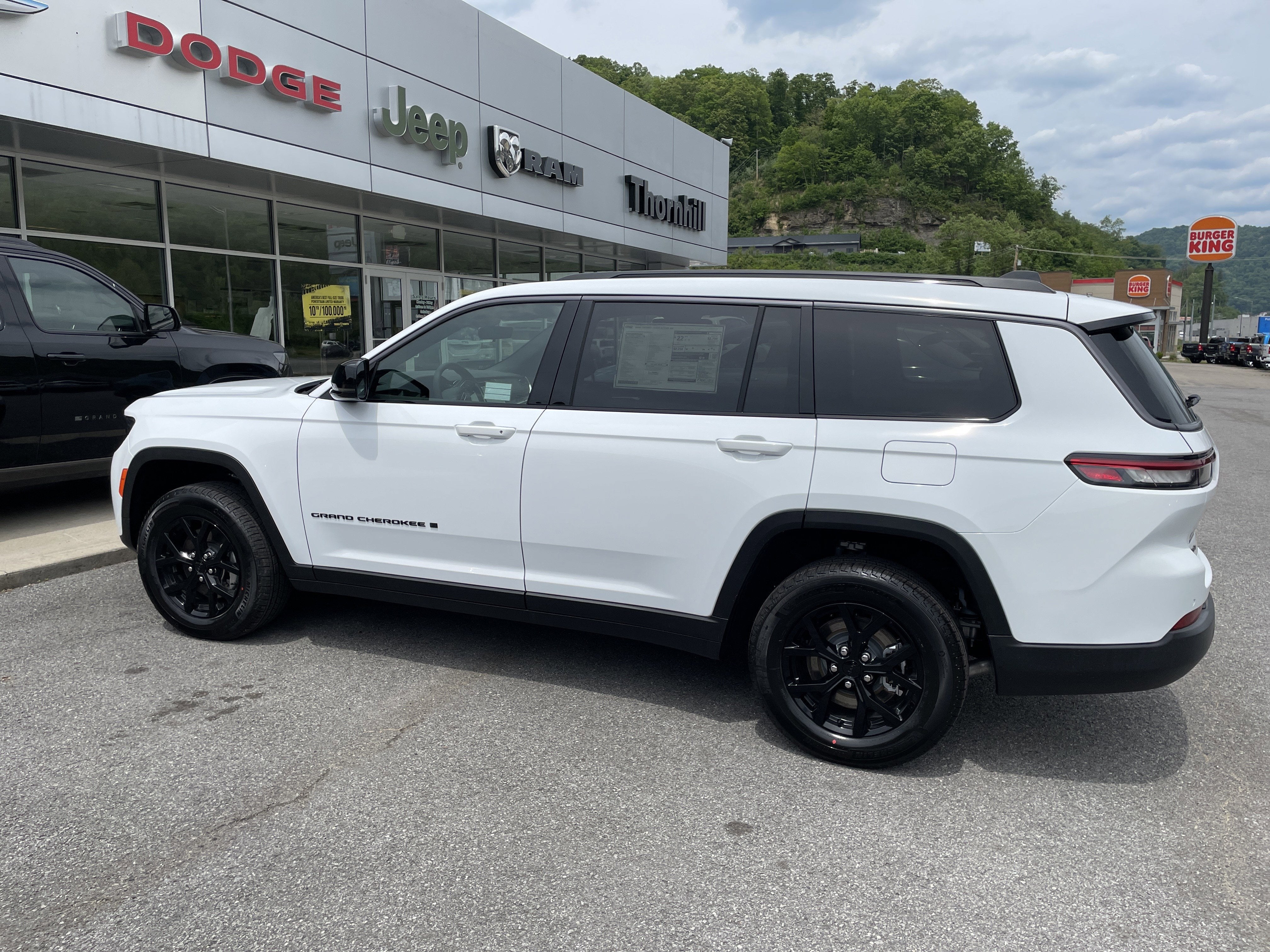 2026 Jeep Grand Cherokee GRAND CHEROKEE L LAREDO ALTITUDE 4X4
