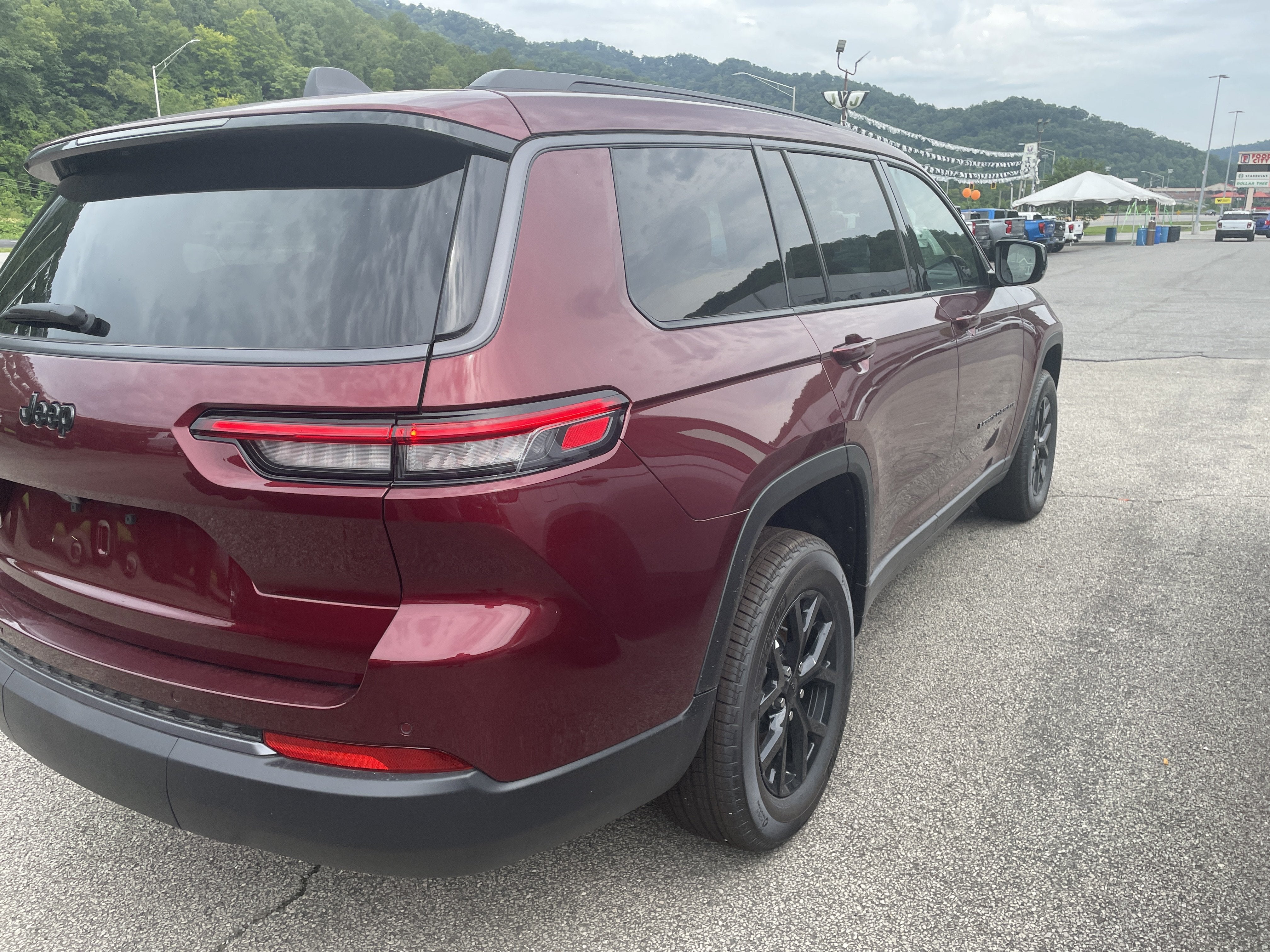 2026 Jeep Grand Cherokee GRAND CHEROKEE L LAREDO ALTITUDE 4X4
