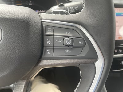 2027 Jeep Grand Cherokee Laredo Altitude