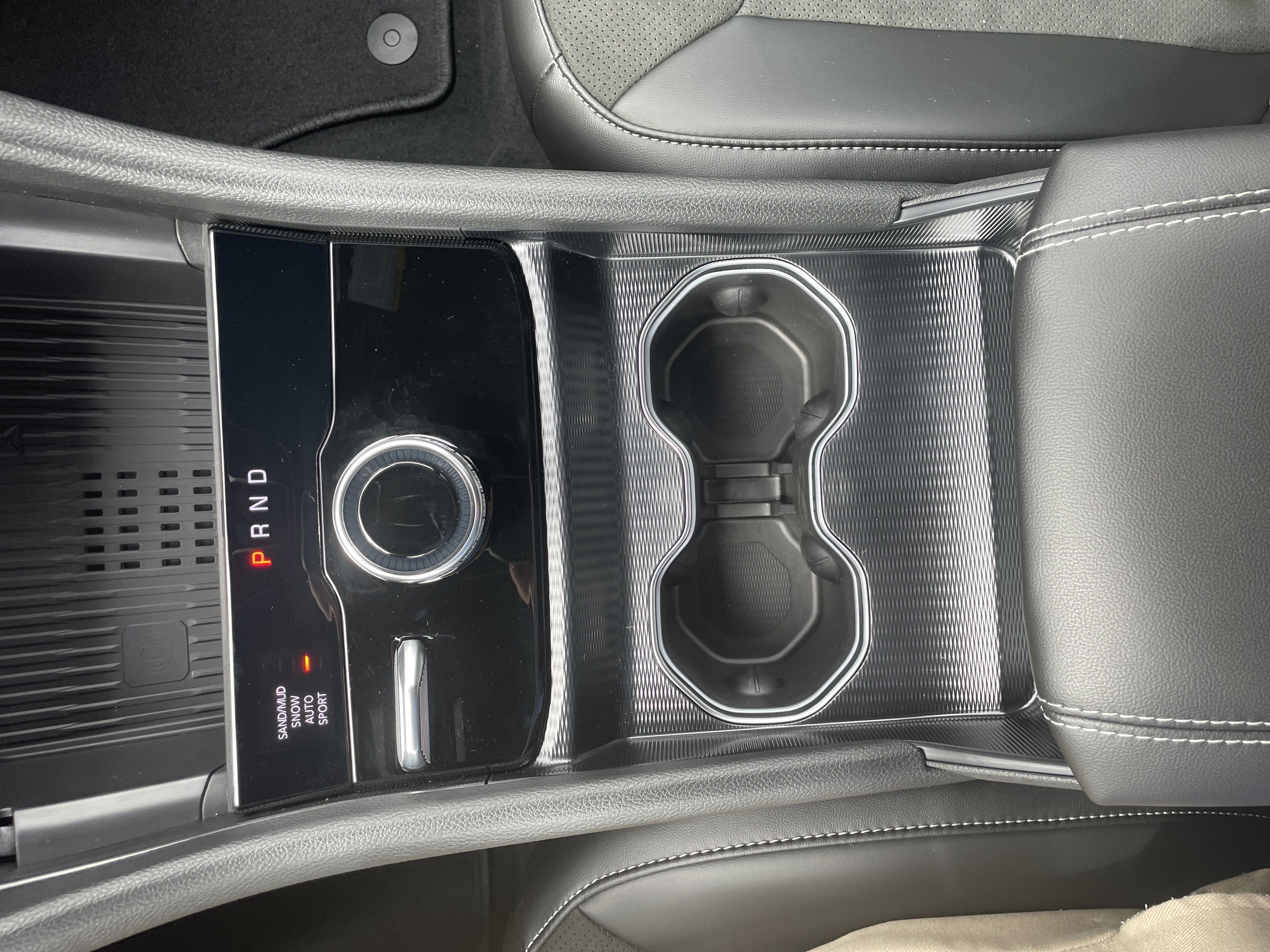 2027 Jeep Grand Cherokee Laredo Altitude