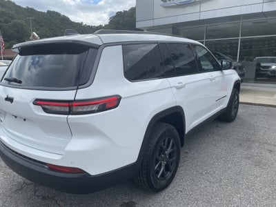 2027 Jeep Grand Cherokee Laredo Altitude