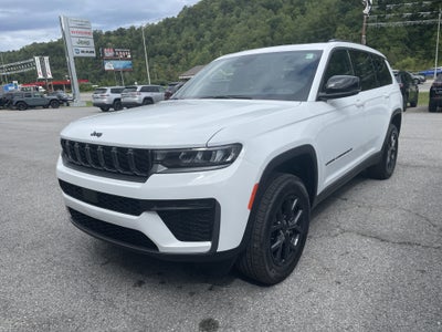 2027 Jeep Grand Cherokee Laredo Altitude