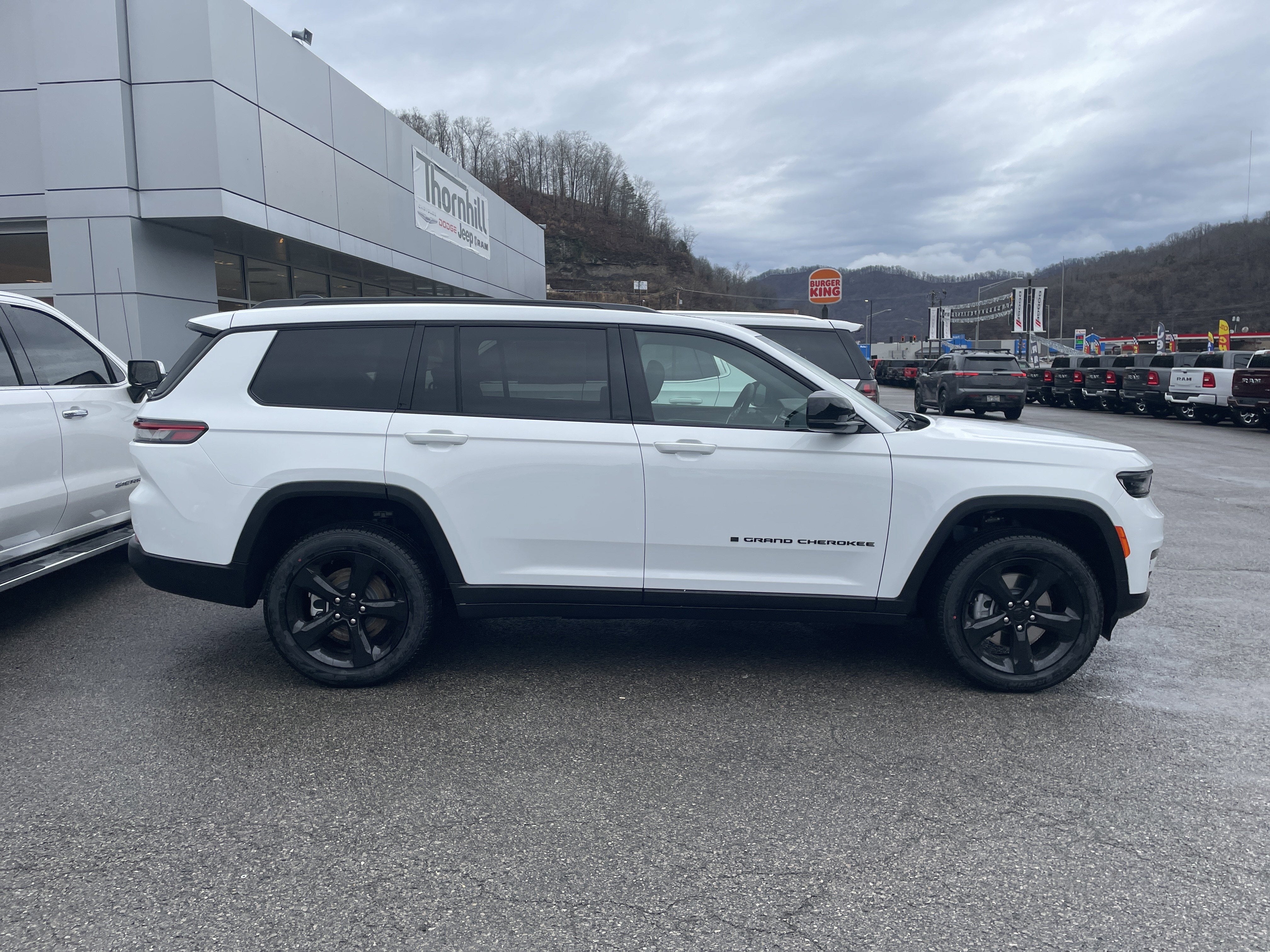 2025 Jeep Grand Cherokee GRAND CHEROKEE L LIMITED 4X4