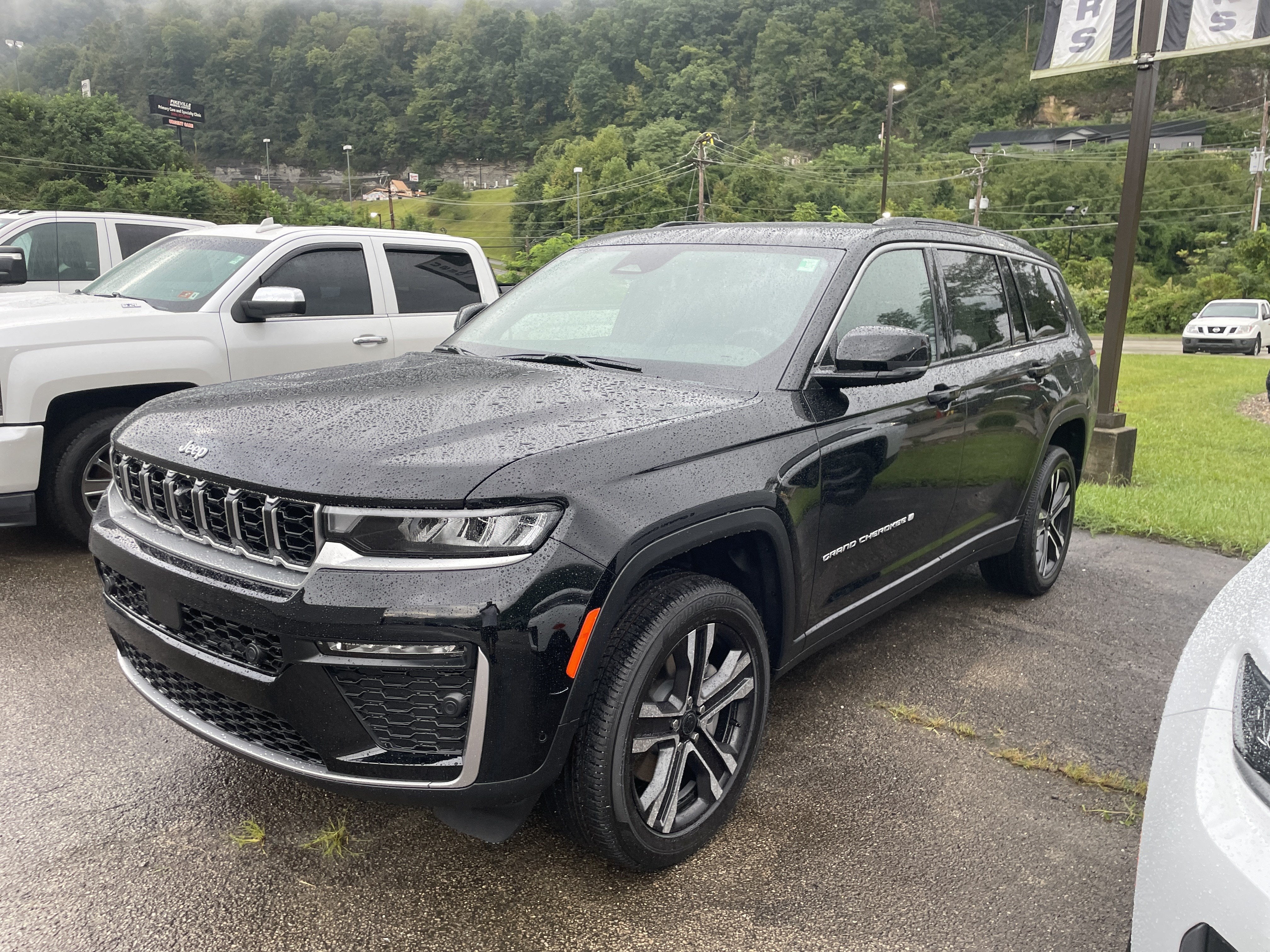 2027 Jeep Grand Cherokee GRAND CHEROKEE L LIMITED 4X4