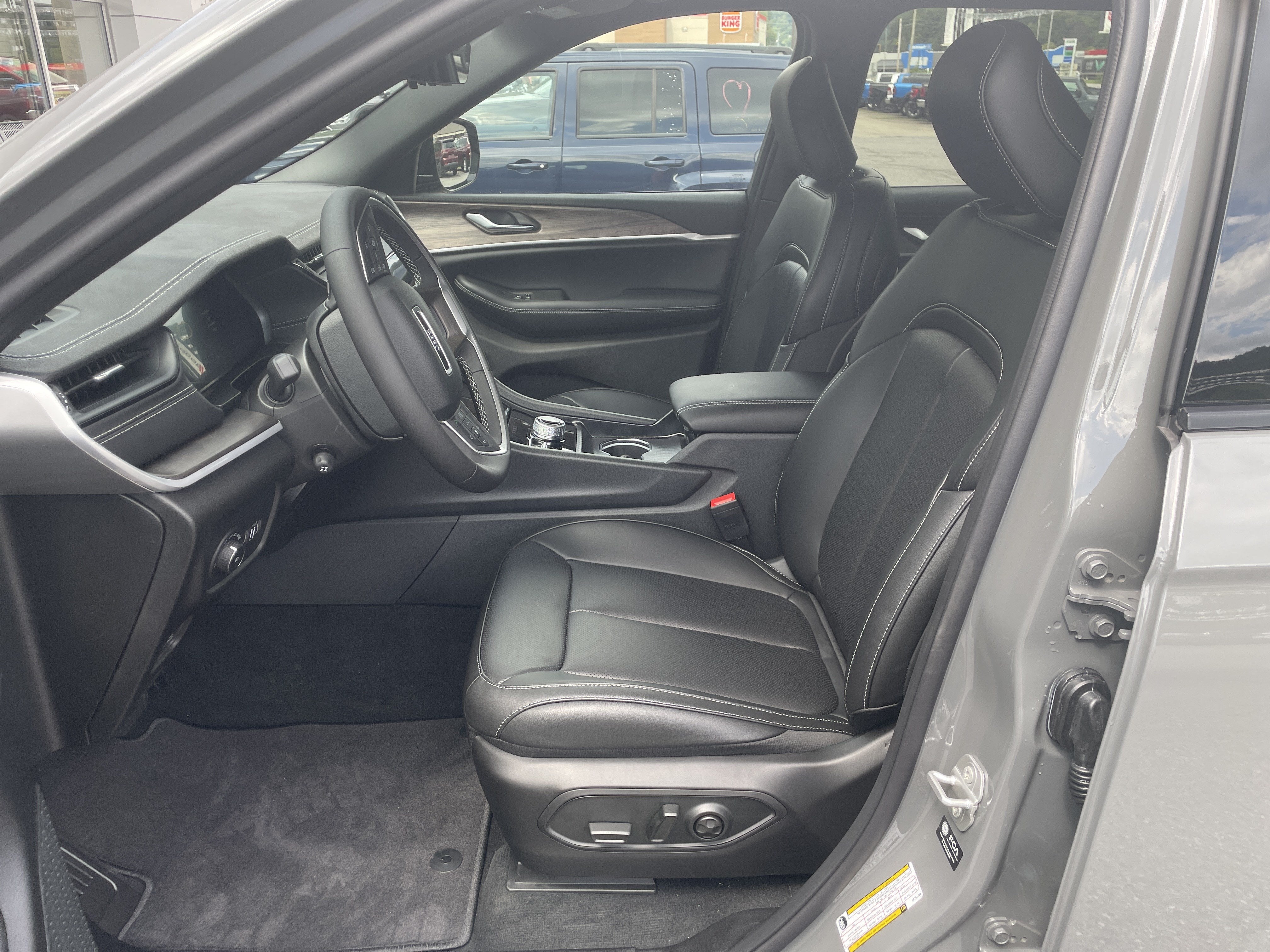 2027 Jeep Grand Cherokee Limited