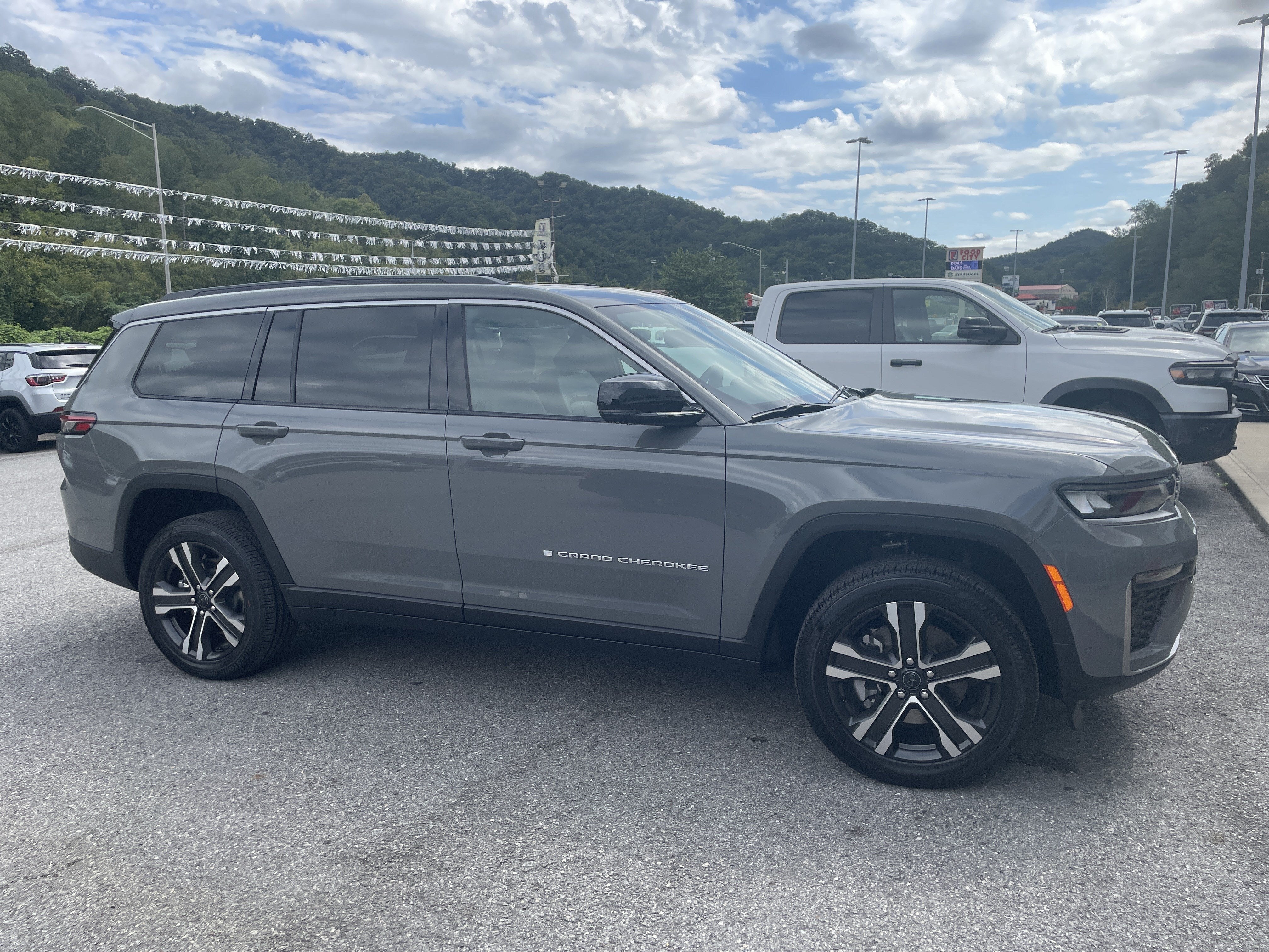 2027 Jeep Grand Cherokee Limited