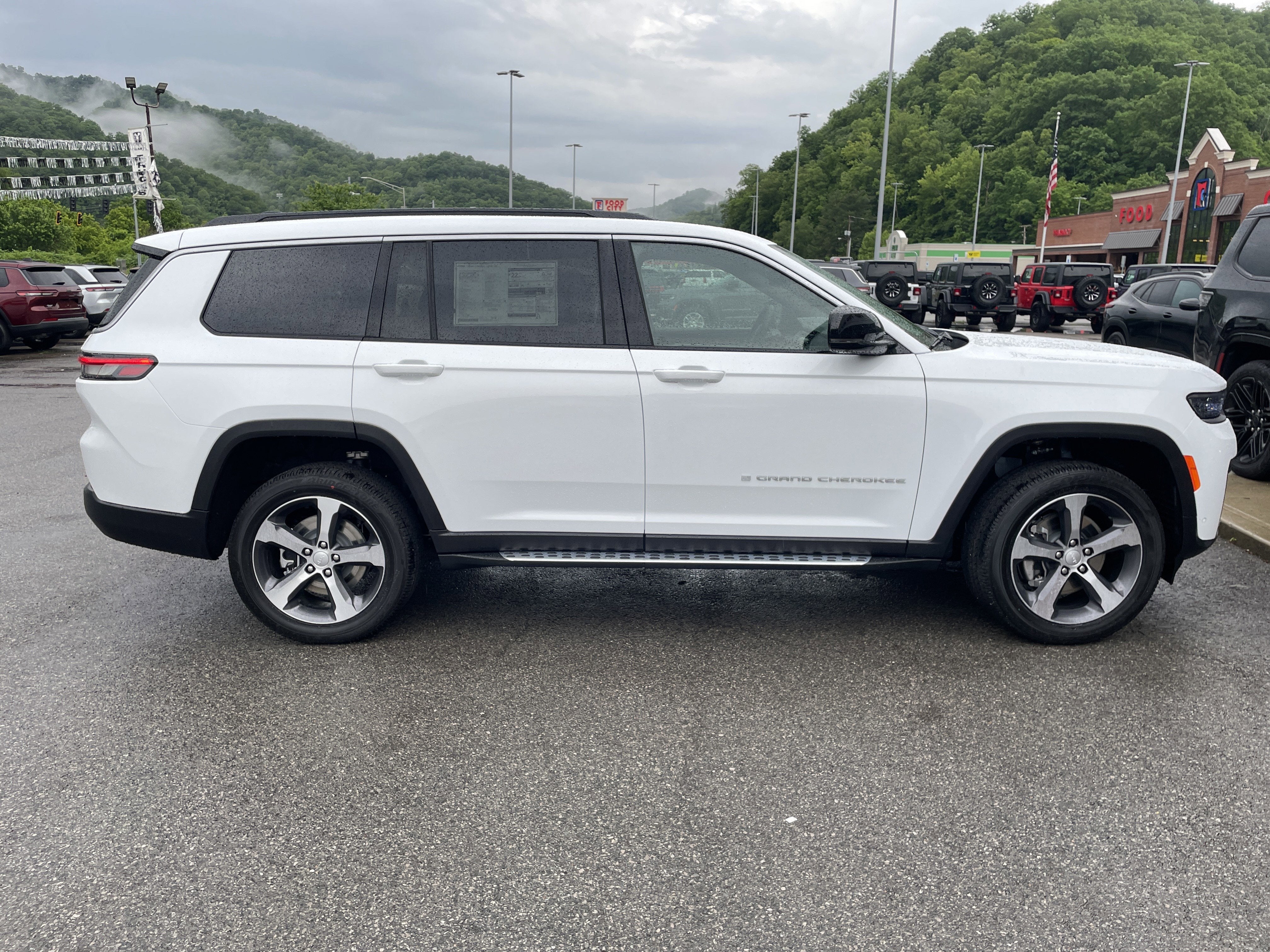 2026 Jeep Grand Cherokee GRAND CHEROKEE L LIMITED 4X4