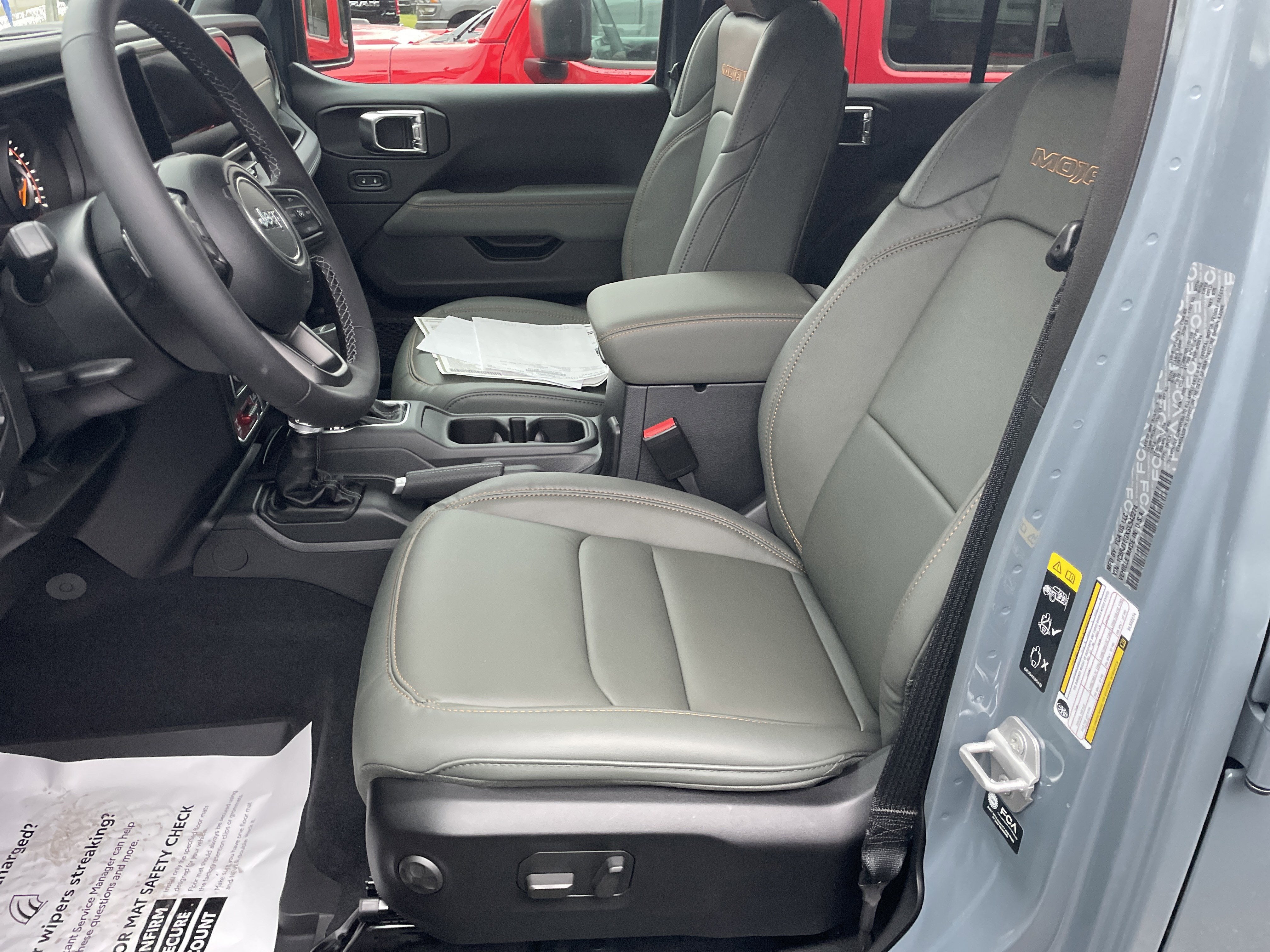 2025 Jeep Gladiator GLADIATOR MOJAVE 4X4