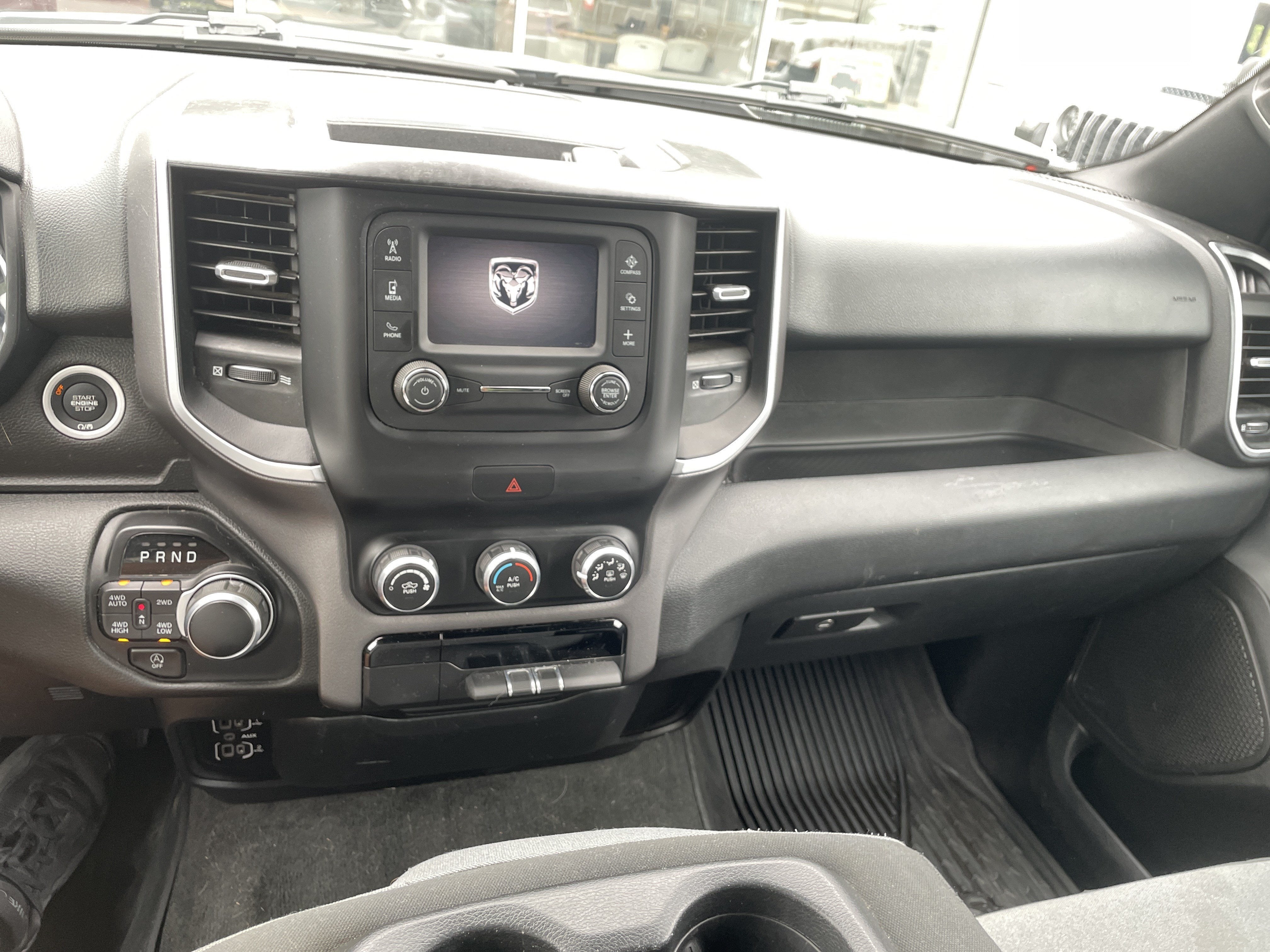 2022 RAM 1500 Big Horn Quad Cab 4x4 6'4' Box