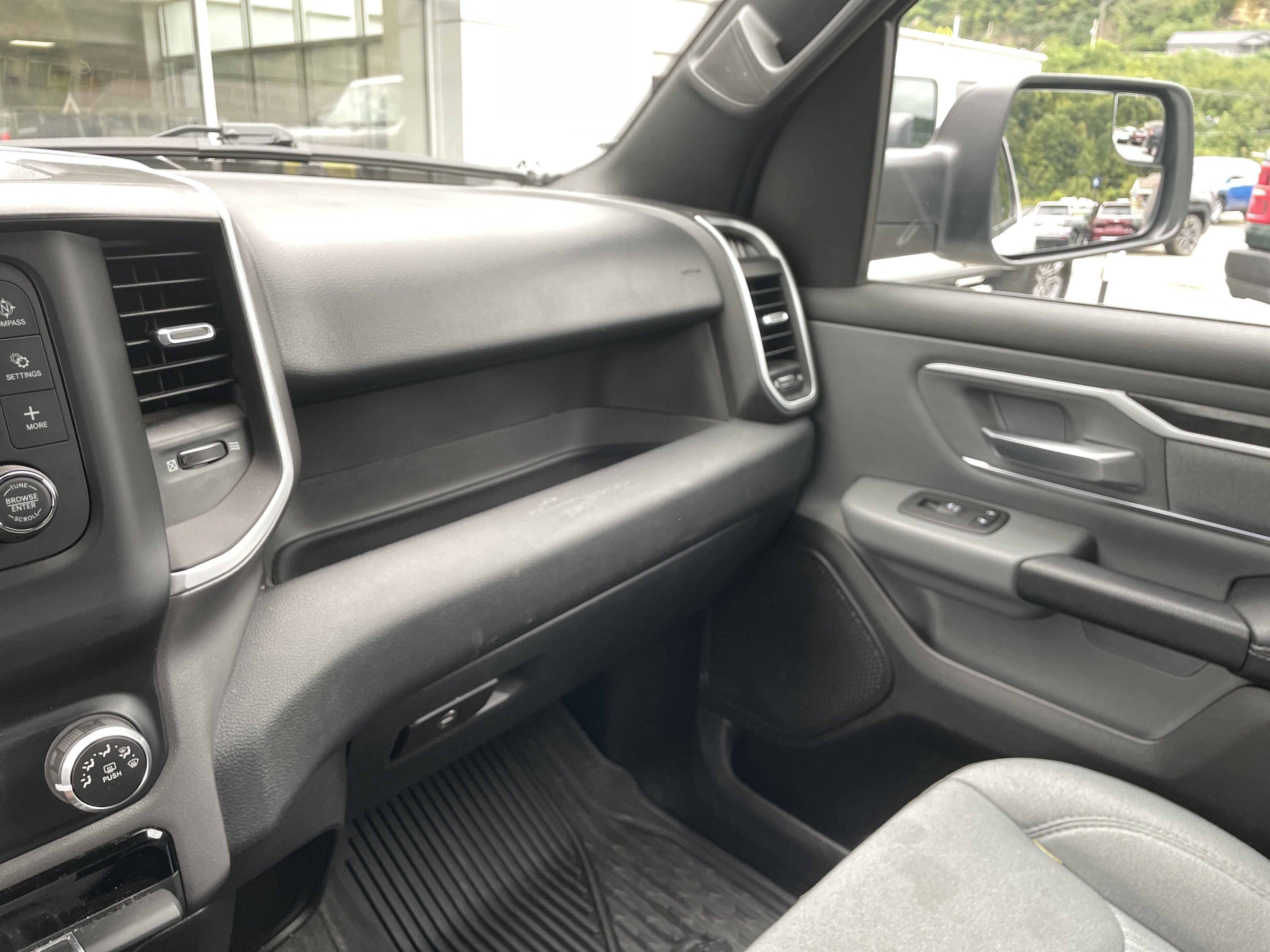 2022 RAM 1500 Big Horn Quad Cab 4x4 6'4' Box
