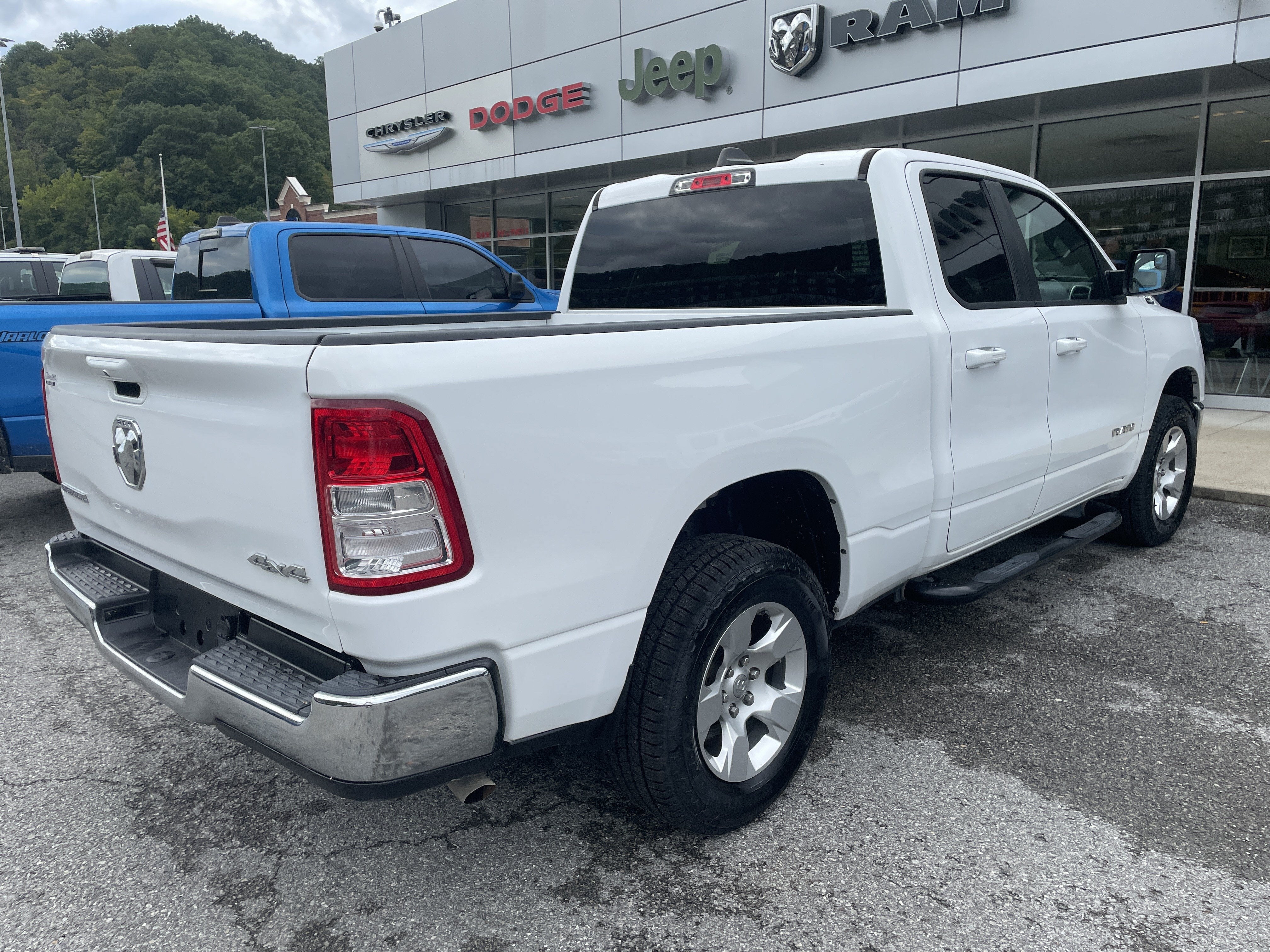 2022 RAM 1500 Big Horn Quad Cab 4x4 6'4' Box