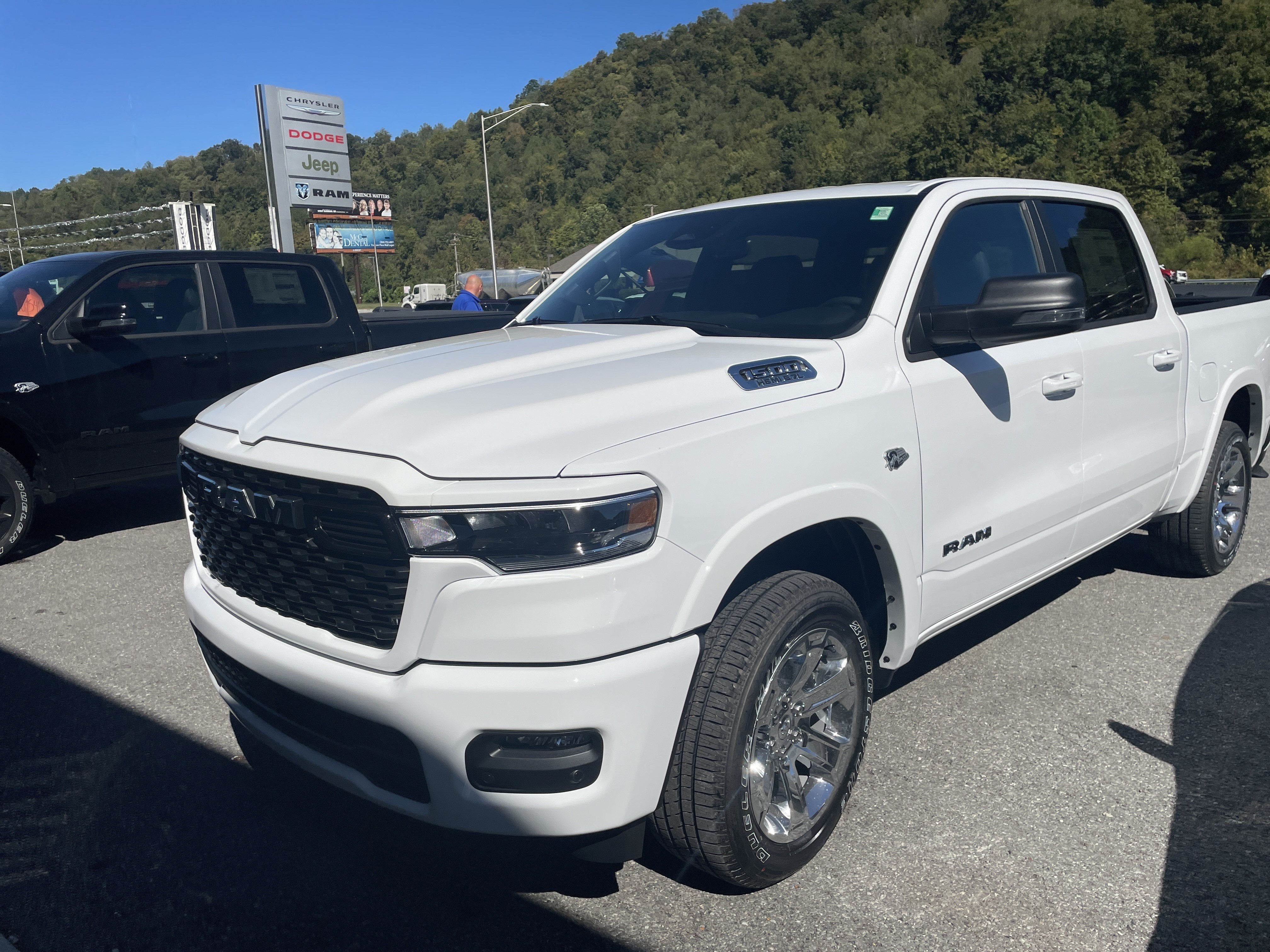 2027 RAM Ram 1500 RAM 1500 BIG HORN CREW CAB 4X4 5'7' BOX