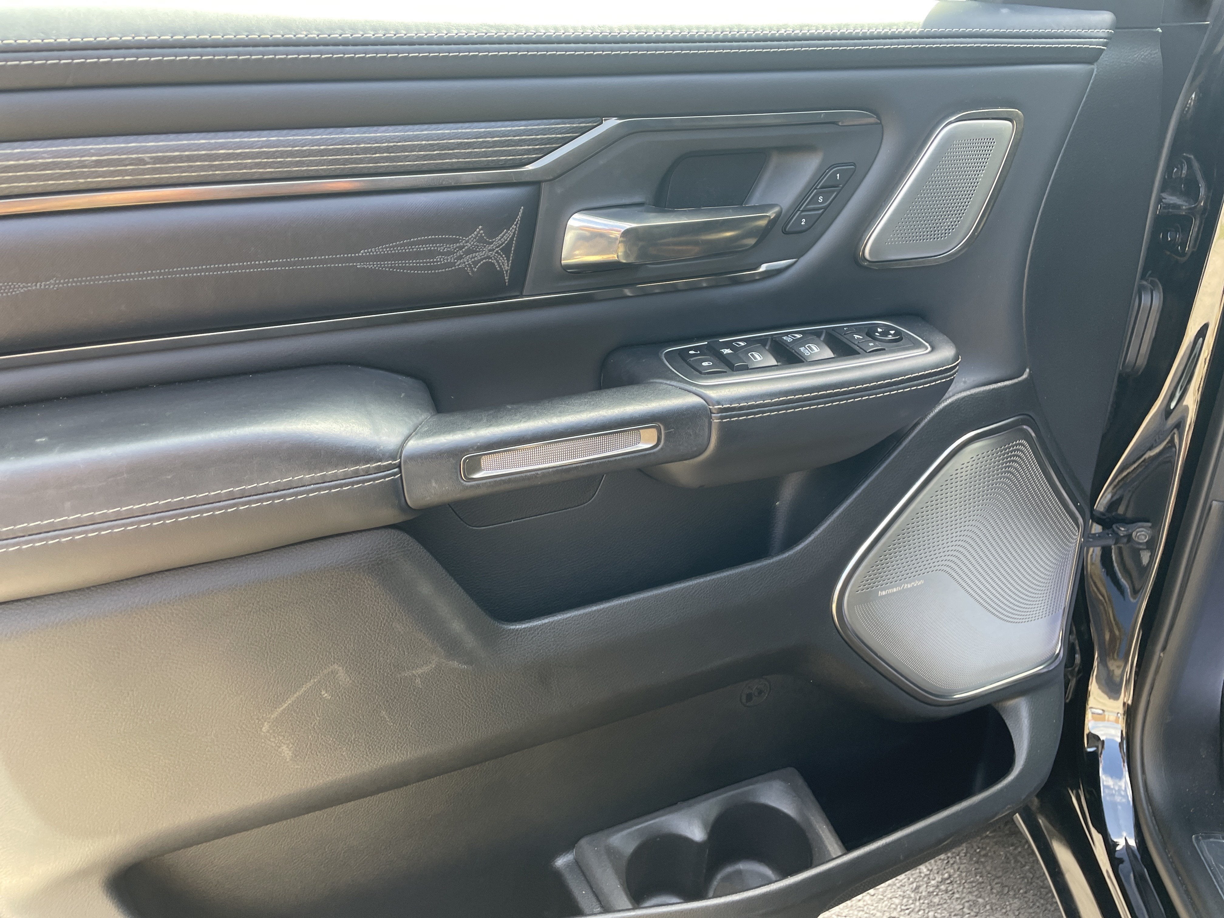 2021 RAM 1500 Limited Crew Cab 4x4 5'7' Box