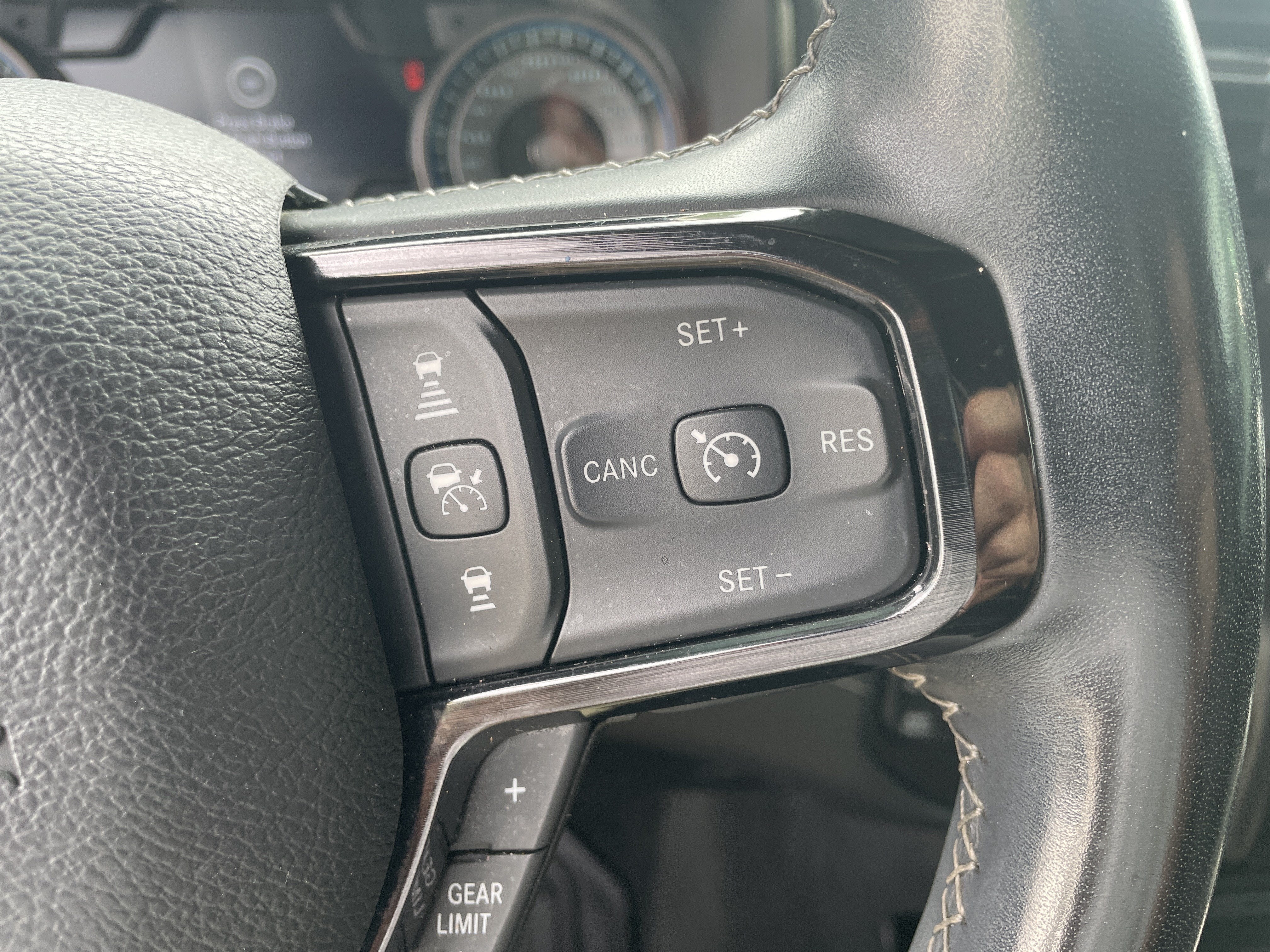 2022 RAM 1500 Limited Crew Cab 4x4 5'7' Box