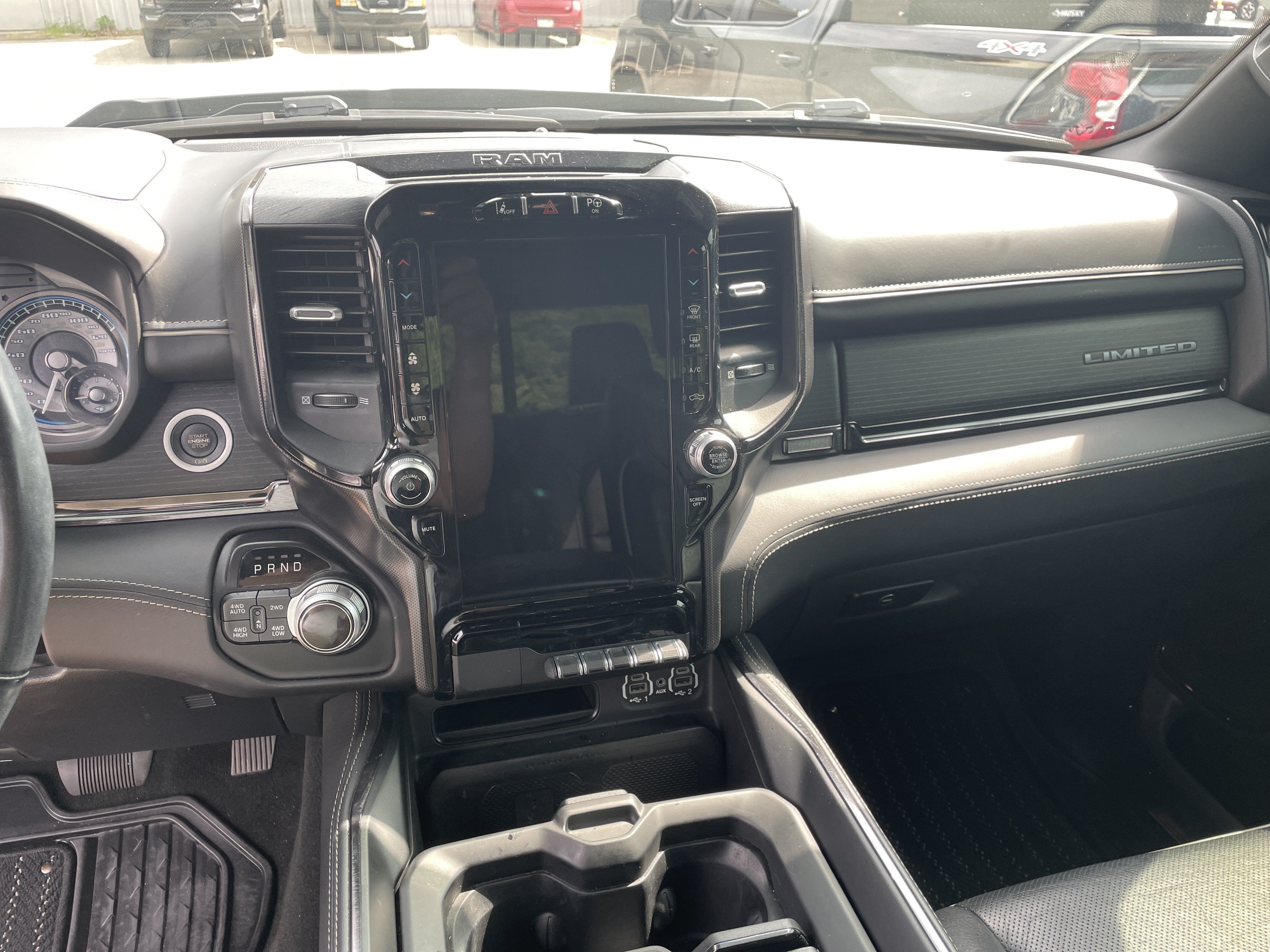 2022 RAM 1500 Limited Crew Cab 4x4 5'7' Box