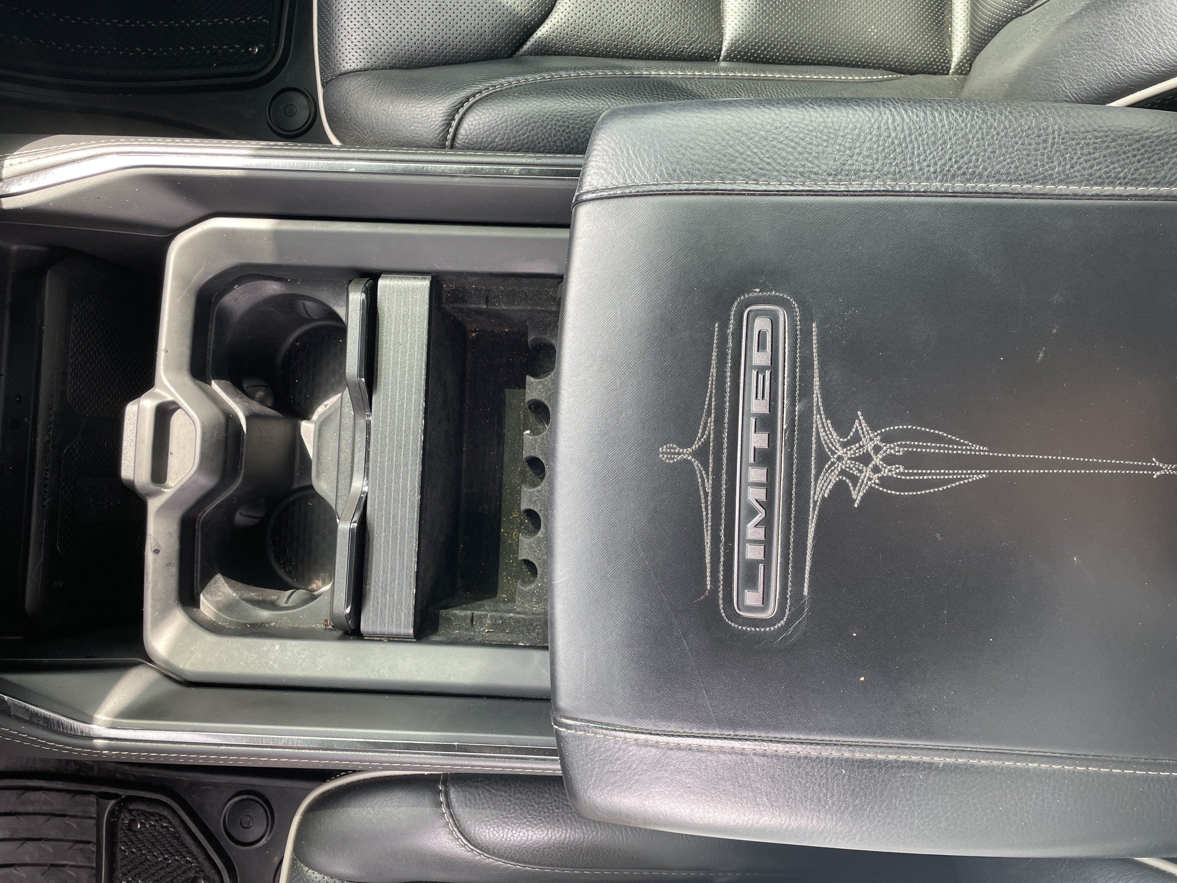 2022 RAM 1500 Limited Crew Cab 4x4 5'7' Box